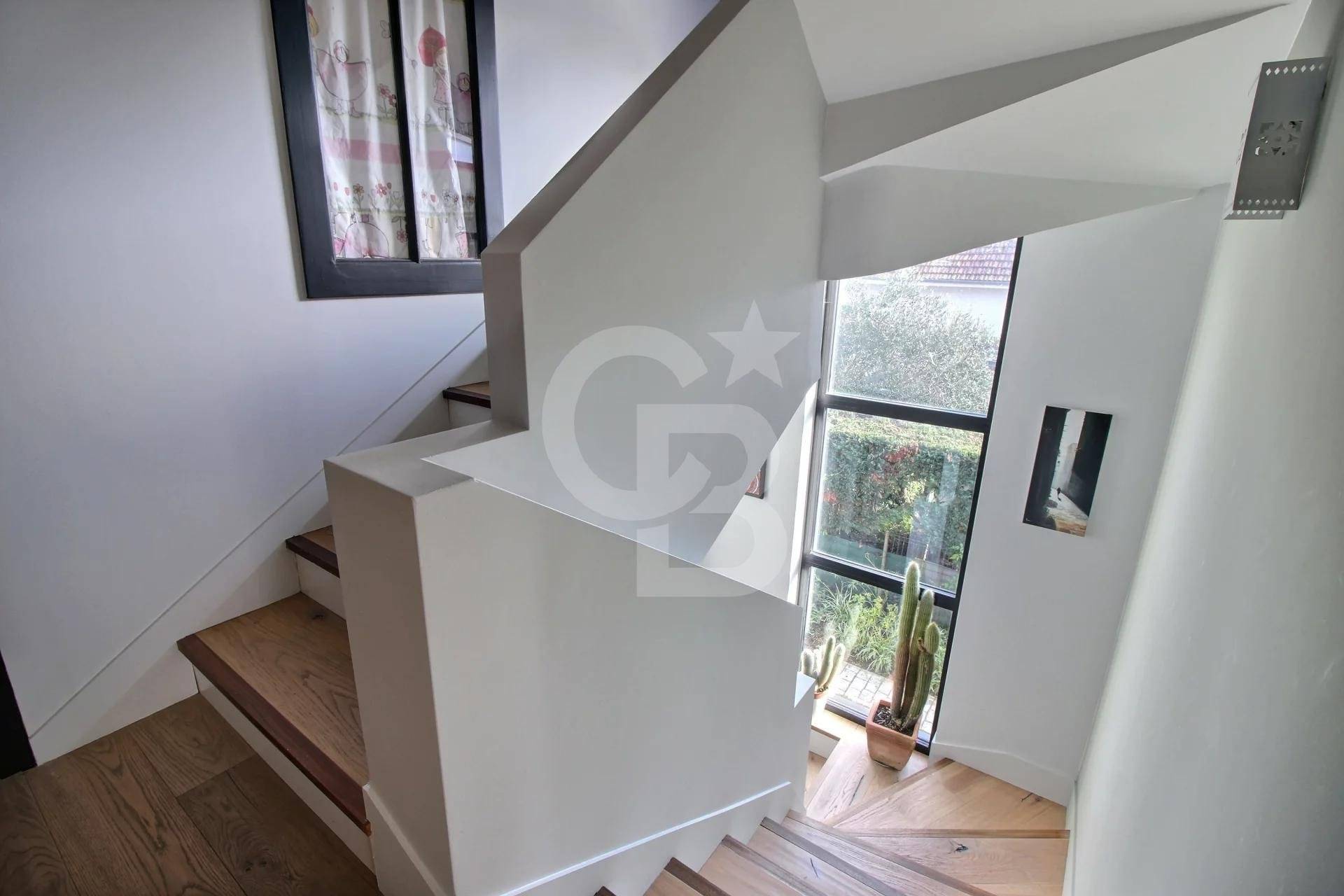 J'aimerai Villa d'architecte avec piscine à LA TESTE-DE-BUCH