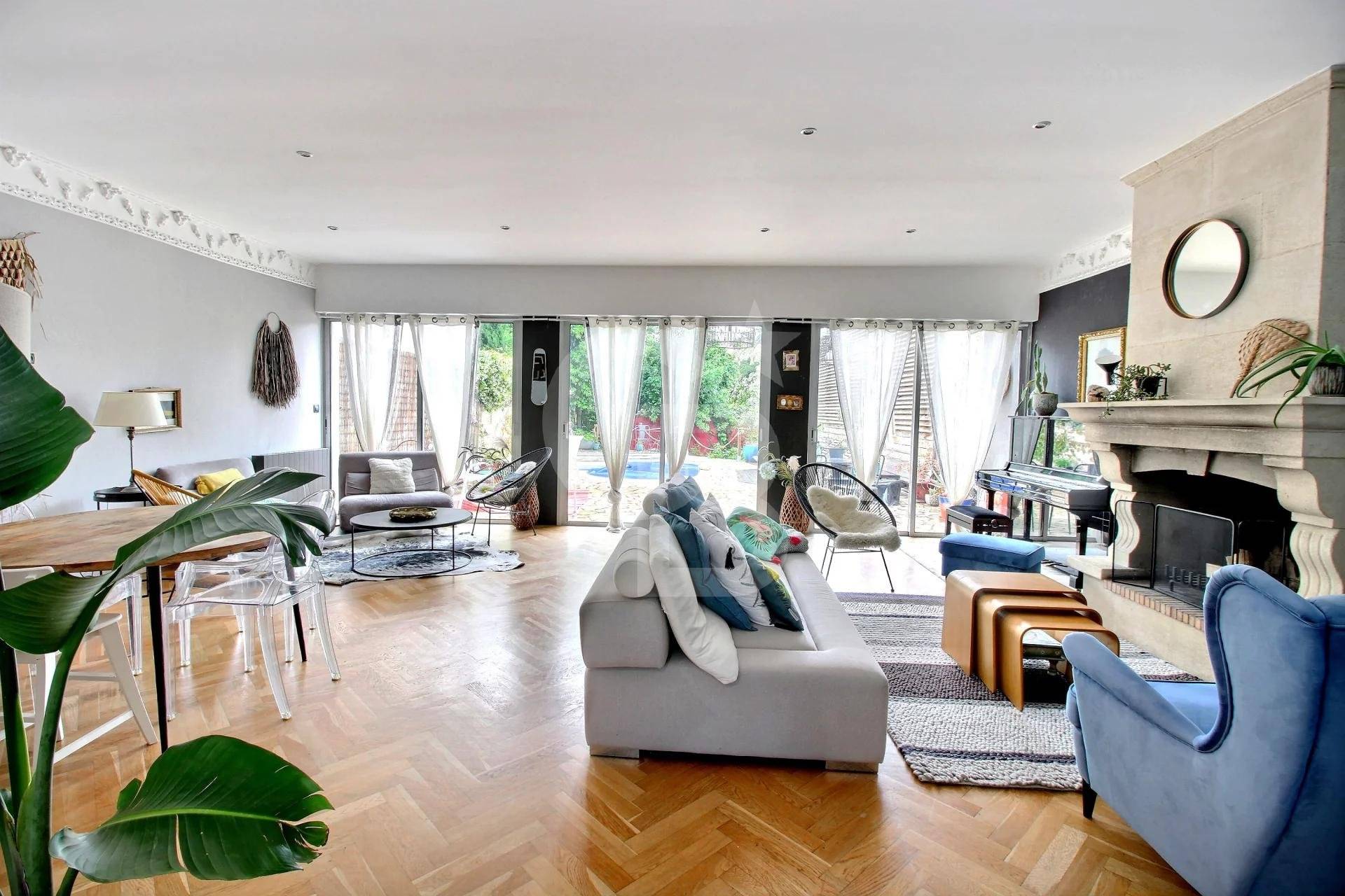 Magnifique maison avec piscine et jardin à vendre BORDEAUX CHARTRONS