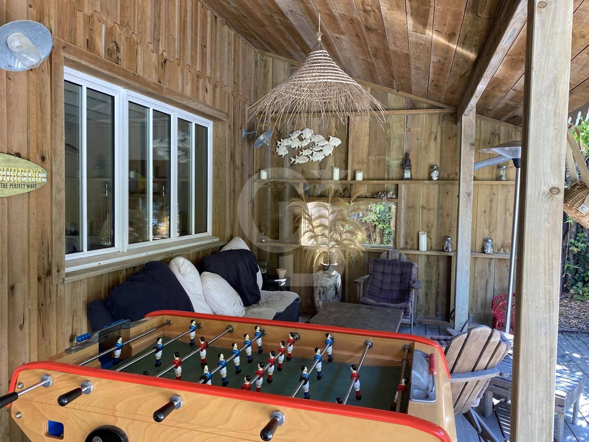 Recherche Magnifique villa en bois avec piscine CAP FERRET CENTRE à vendre