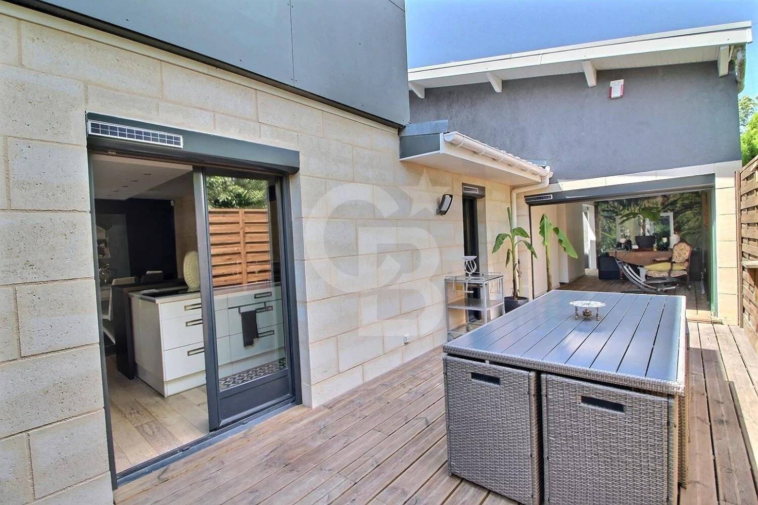 recherche Maison en pierre rénovée avec spa et terrasses LE BOUSCAT à vendre