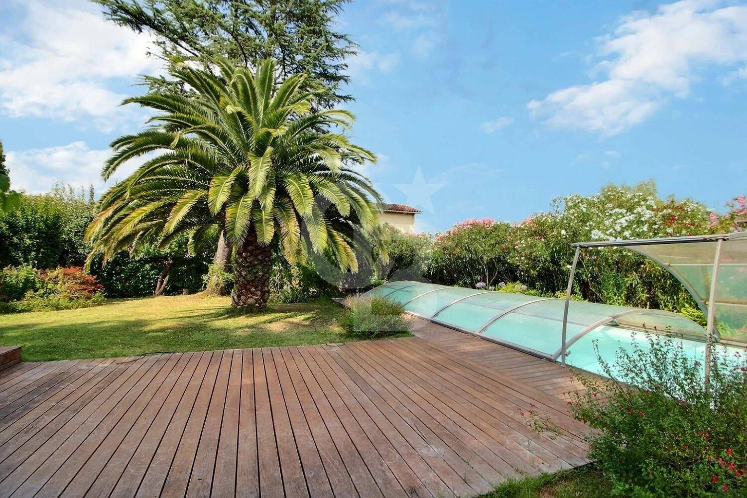 vente Belle villa avec piscine et grand terrain à TALENCE