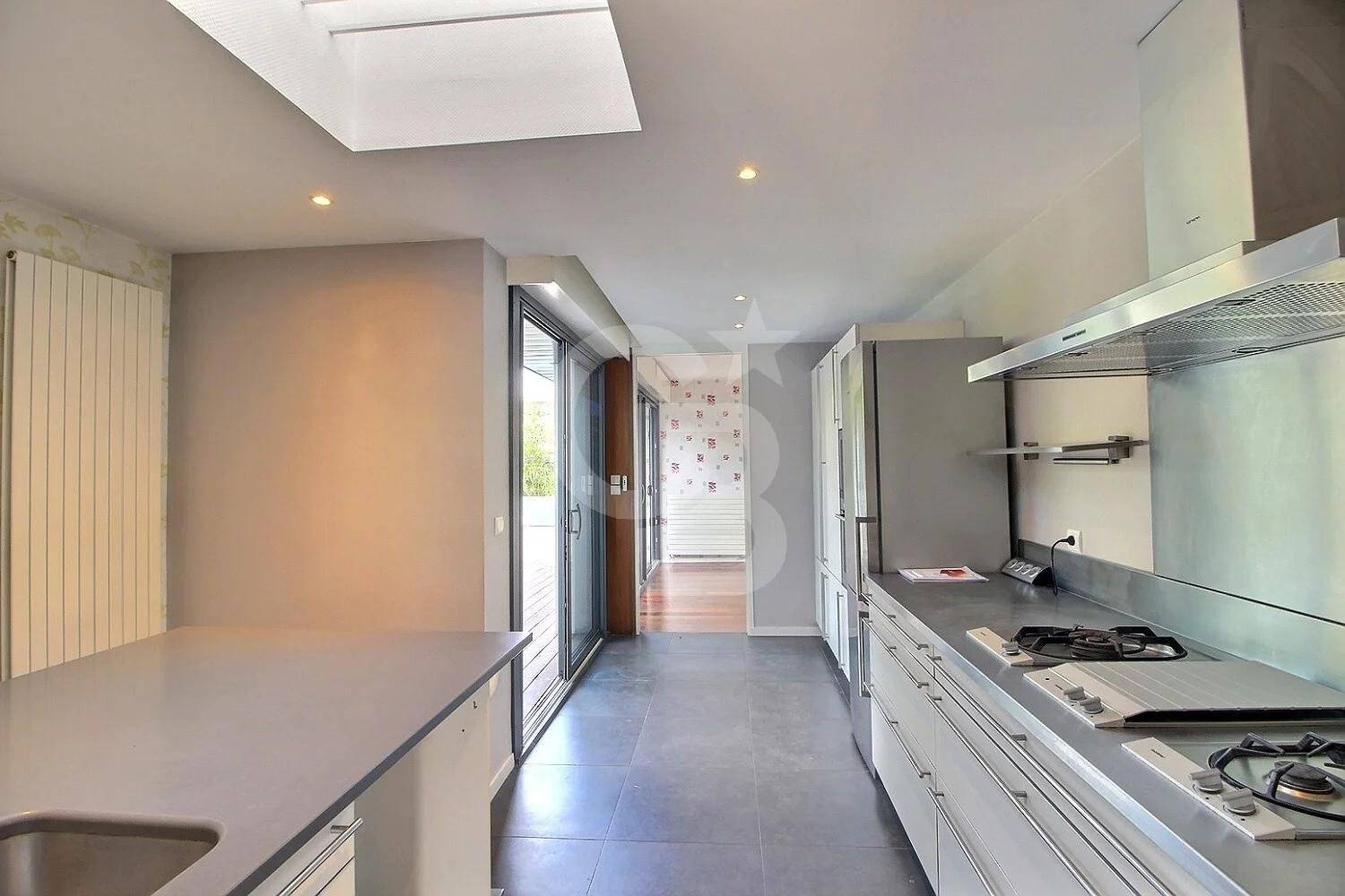 acheter Belle villa avec piscine et grand terrain à TALENCE