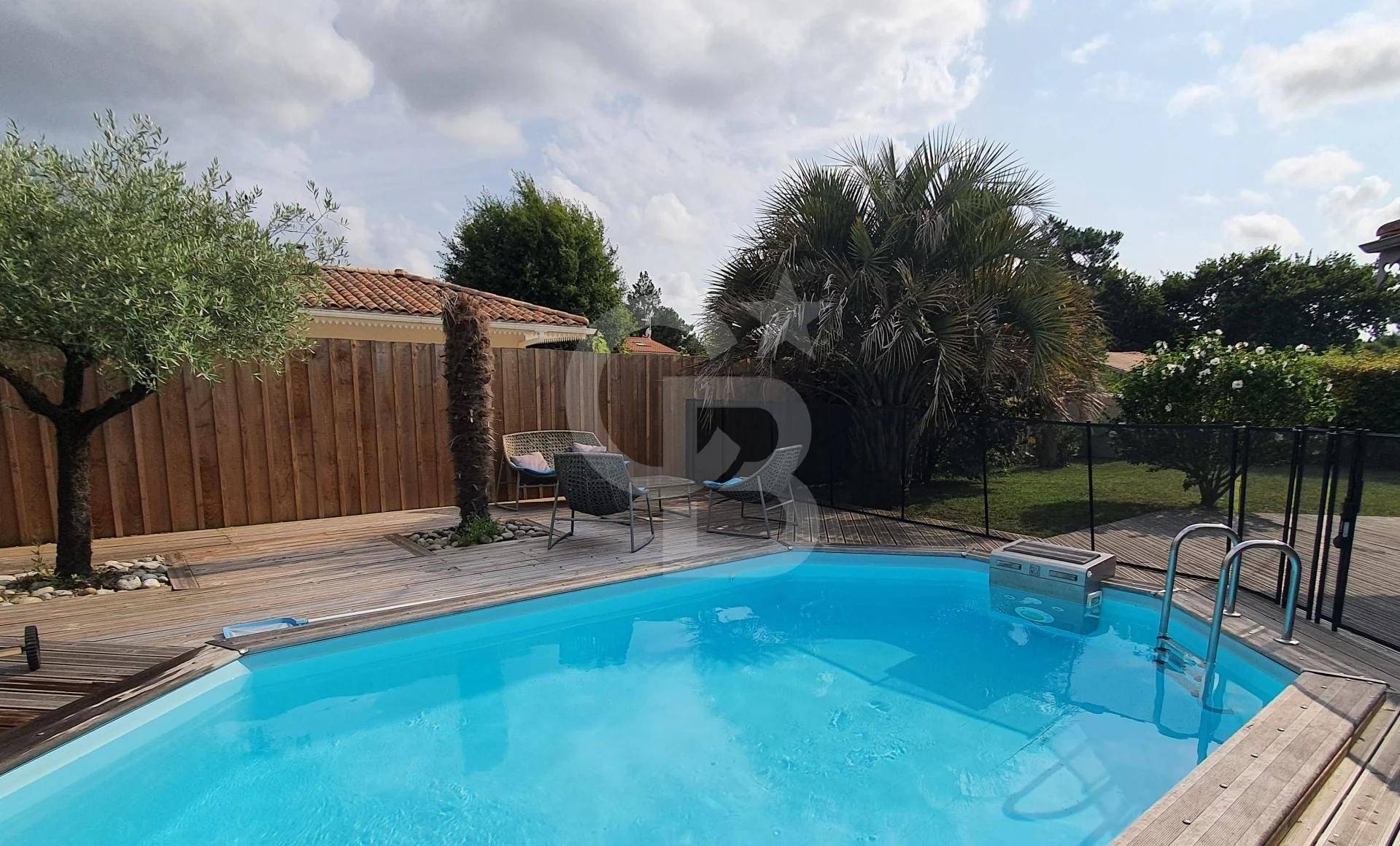 Villa contemporaine avec piscine à vendre LÈGE-CAP-FERRET