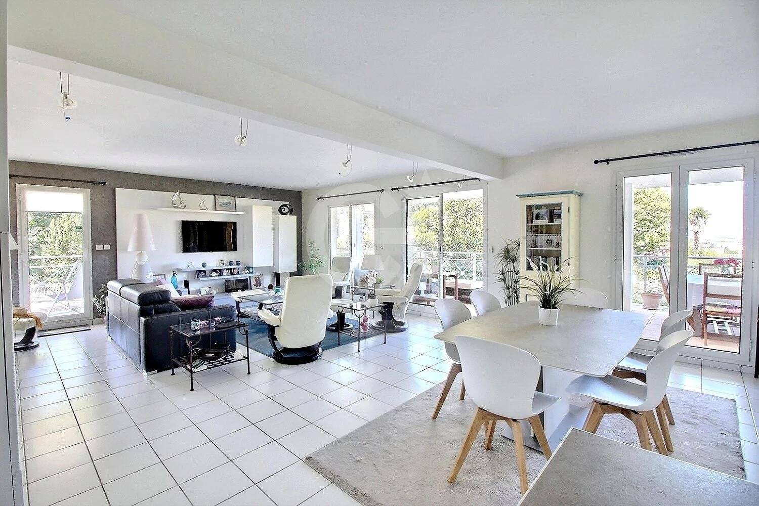 vente Appartement d'exception avec terrasse places de parking et aperçu bassin à ARCACHON