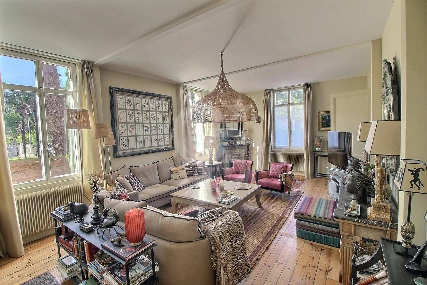 se loger Charmante arcachonnaise rénovée avec piscine et place de parking à ARCACHON LE MOULLEAU