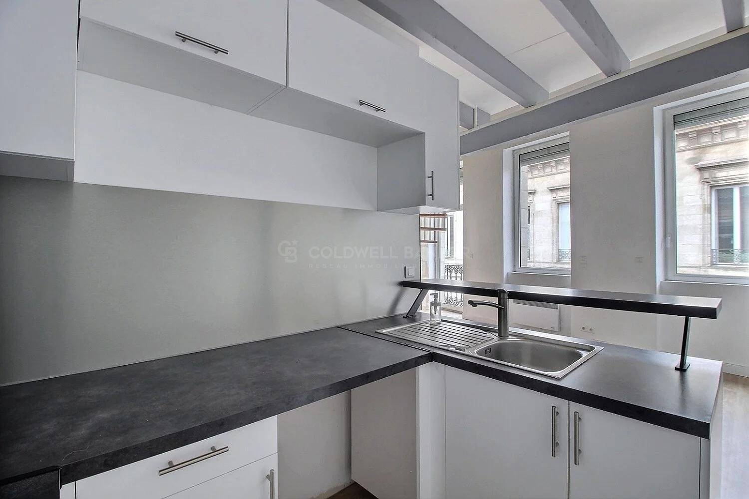 vente Appartement T1 bis rénové avec balcon à BORDEAUX CHARTRONS