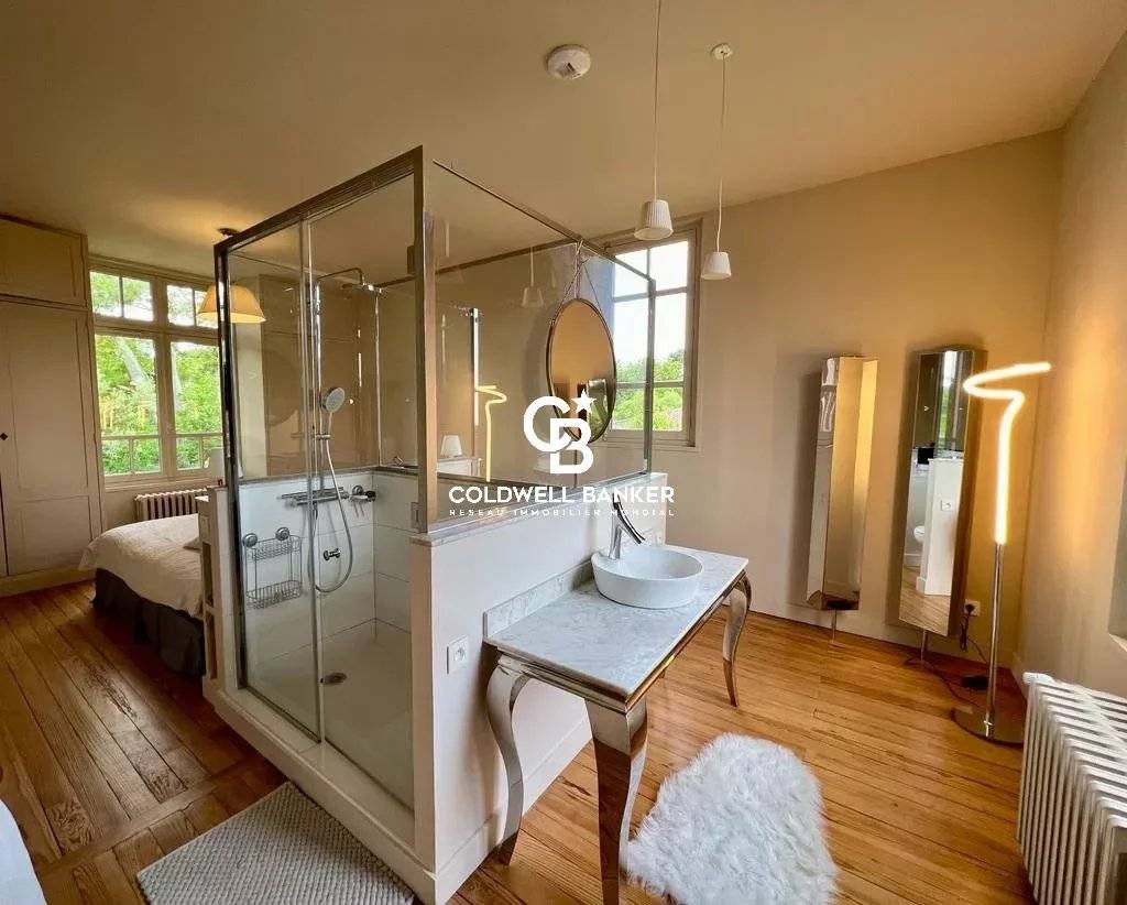 Arcachonnaise rénovée à vendre à Arcachon Le Moulleau - avec piscine, proche plages et commerces