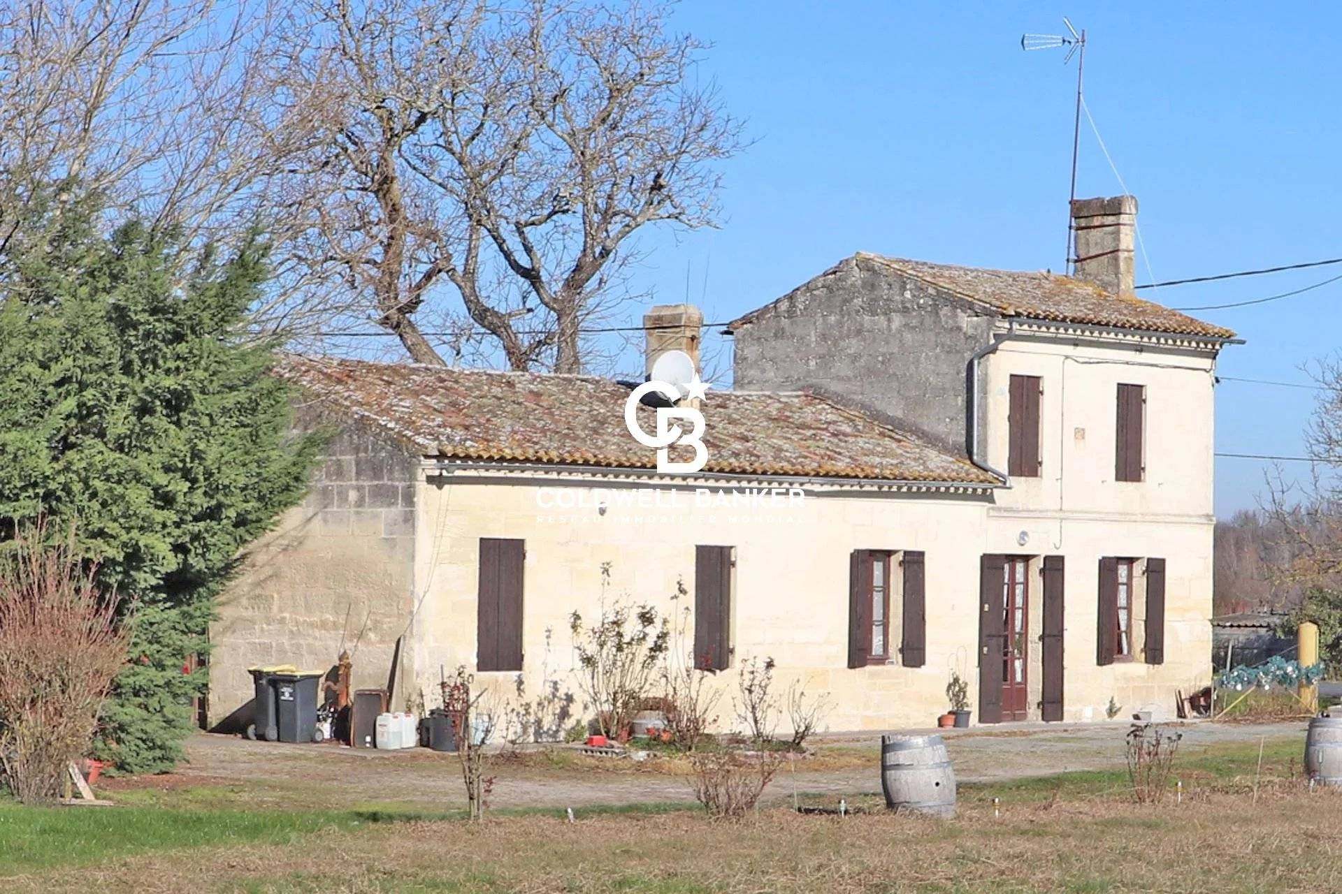 Propriété viticole bio avec 30 hectares de vignes AOC Proche Bordeaux