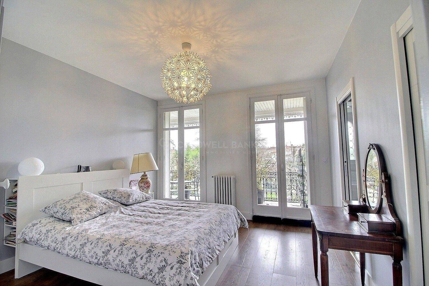 recherche Maison bourgeoise avec jardin et piscine à BORDEAUX à vendre