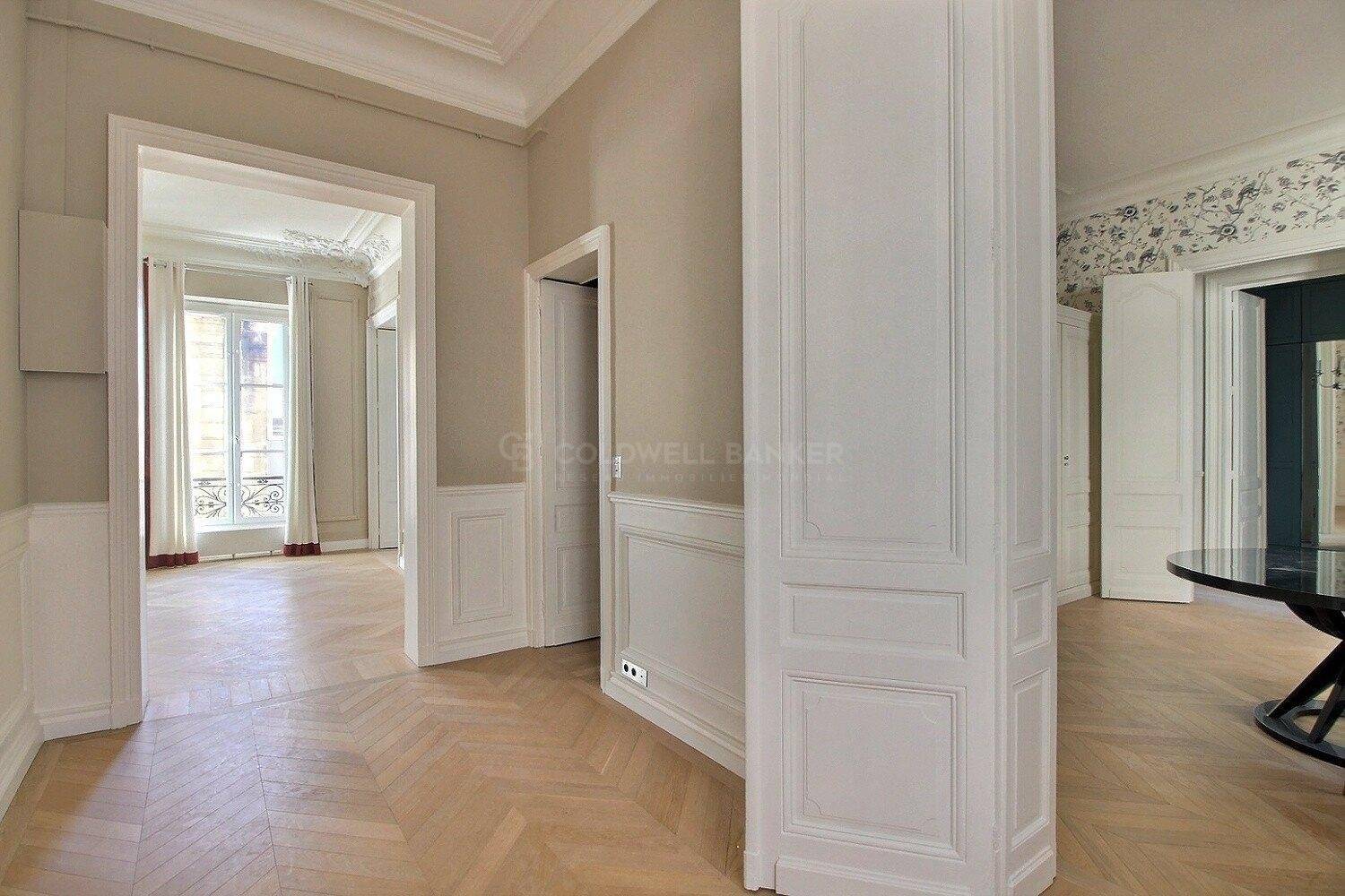 Vente superbe appartement haussmannien rénové BORDEAUX TRIANGLE D'OR