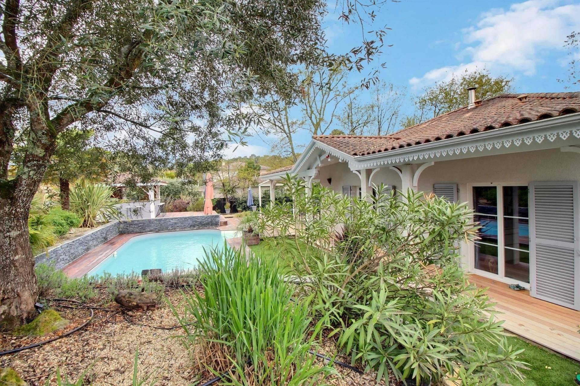 vente Maison de charme avec piscine et grand terrain à LA TESTE-DE-BUCH
