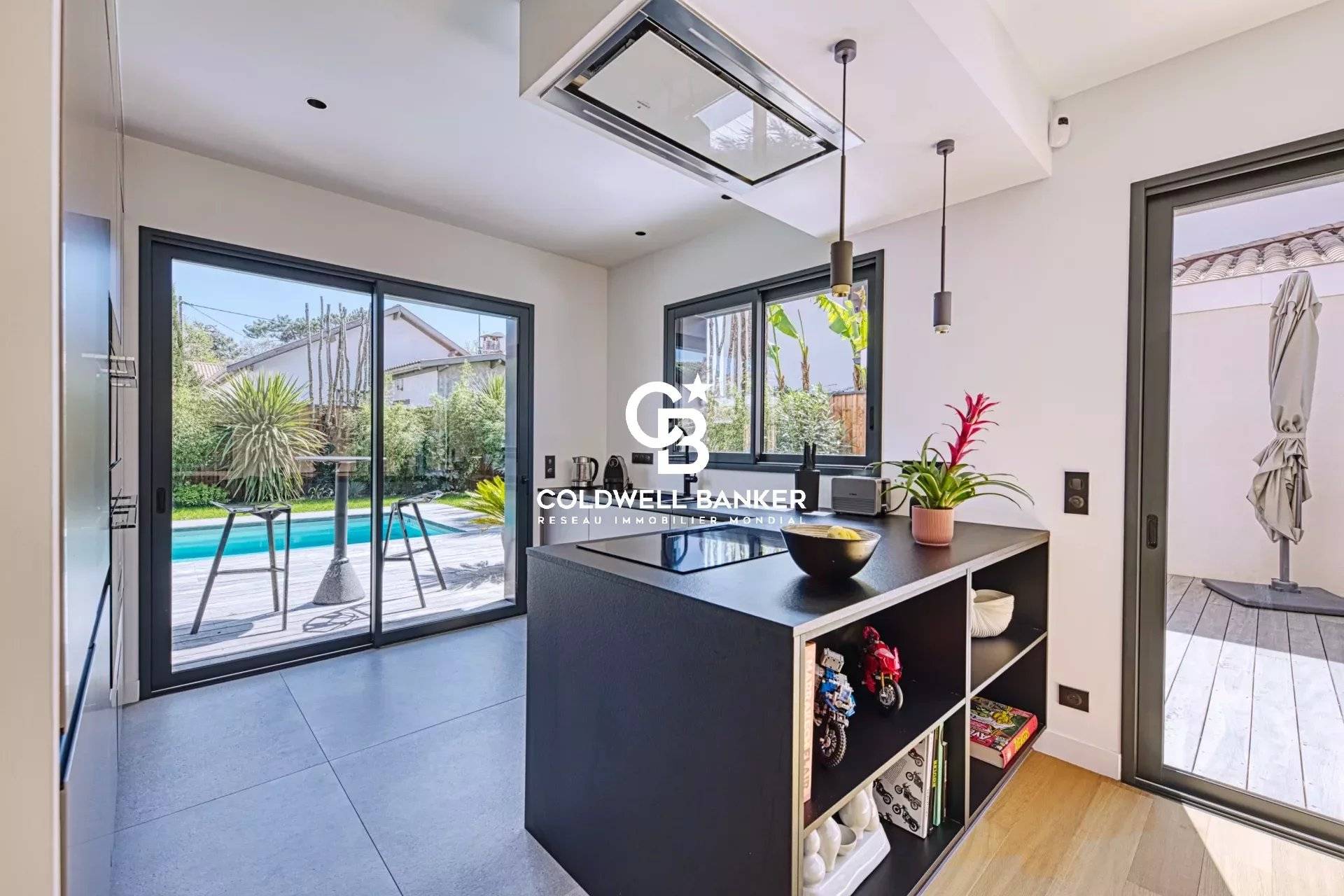 Villa neuve en bois avec piscine - Andernos Côté Bassin