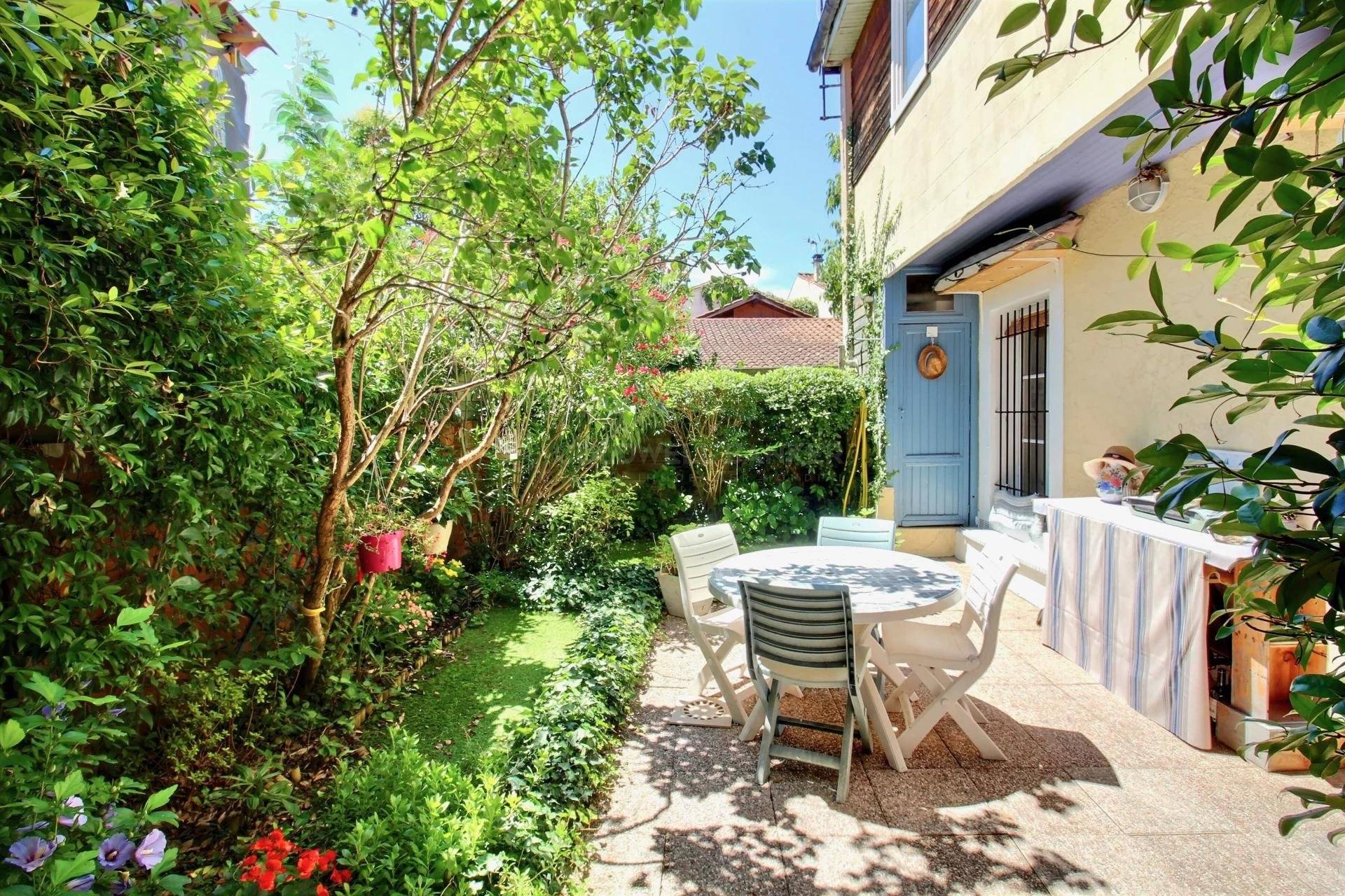 Maison familiale avec jardin et garage - Bordeaux Chartrons