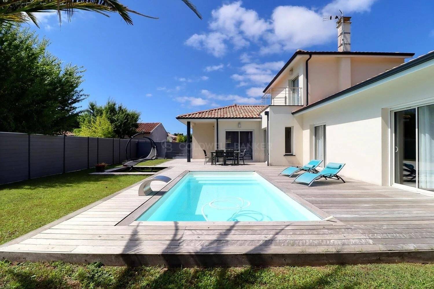 Maison contemporaine avec piscine chauffée à vendre ANDERNOS-LES-BAINS