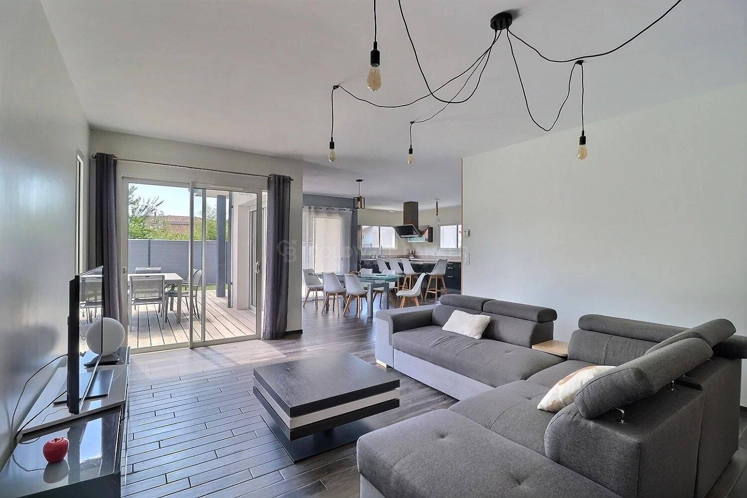 vente Maison contemporaine avec piscine chauffée à ANDERNOS-LES-BAINS