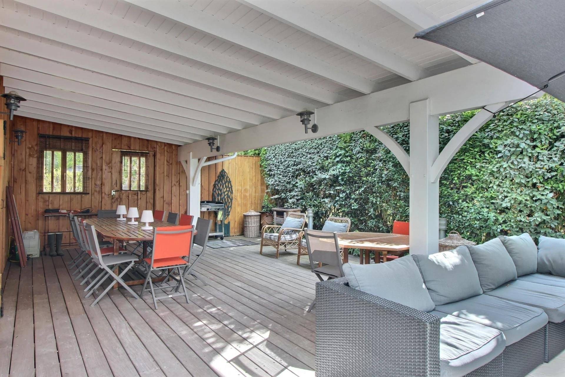 acheter Villa typique avec piscine et terrasses à ARCACHON LE MOULLEAU PROCHE PLAGE