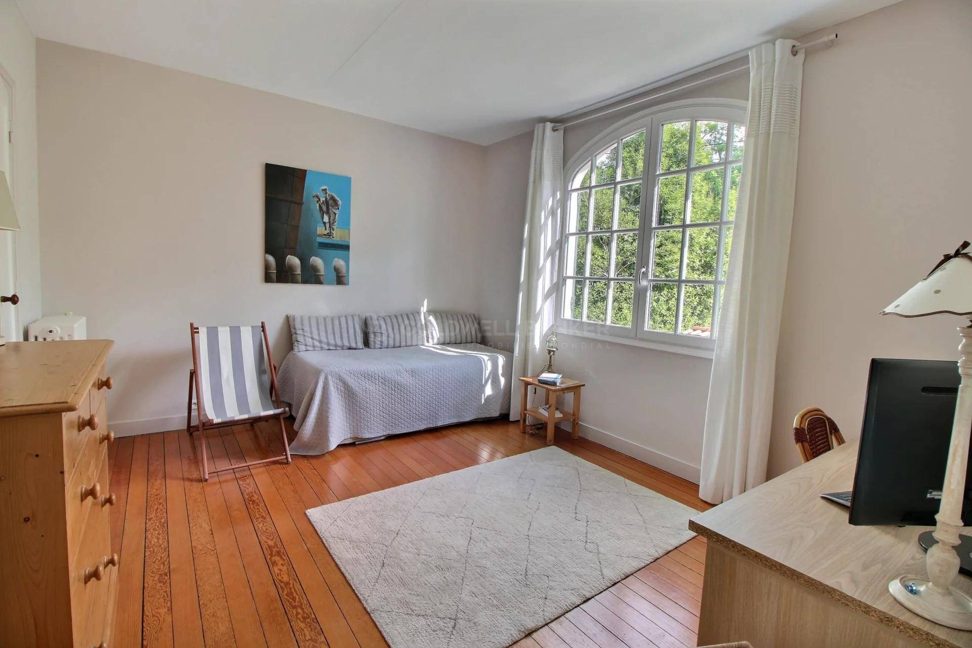 achat Villa typique avec piscine et terrasses à ARCACHON LE MOULLEAU PROCHE PLAGE