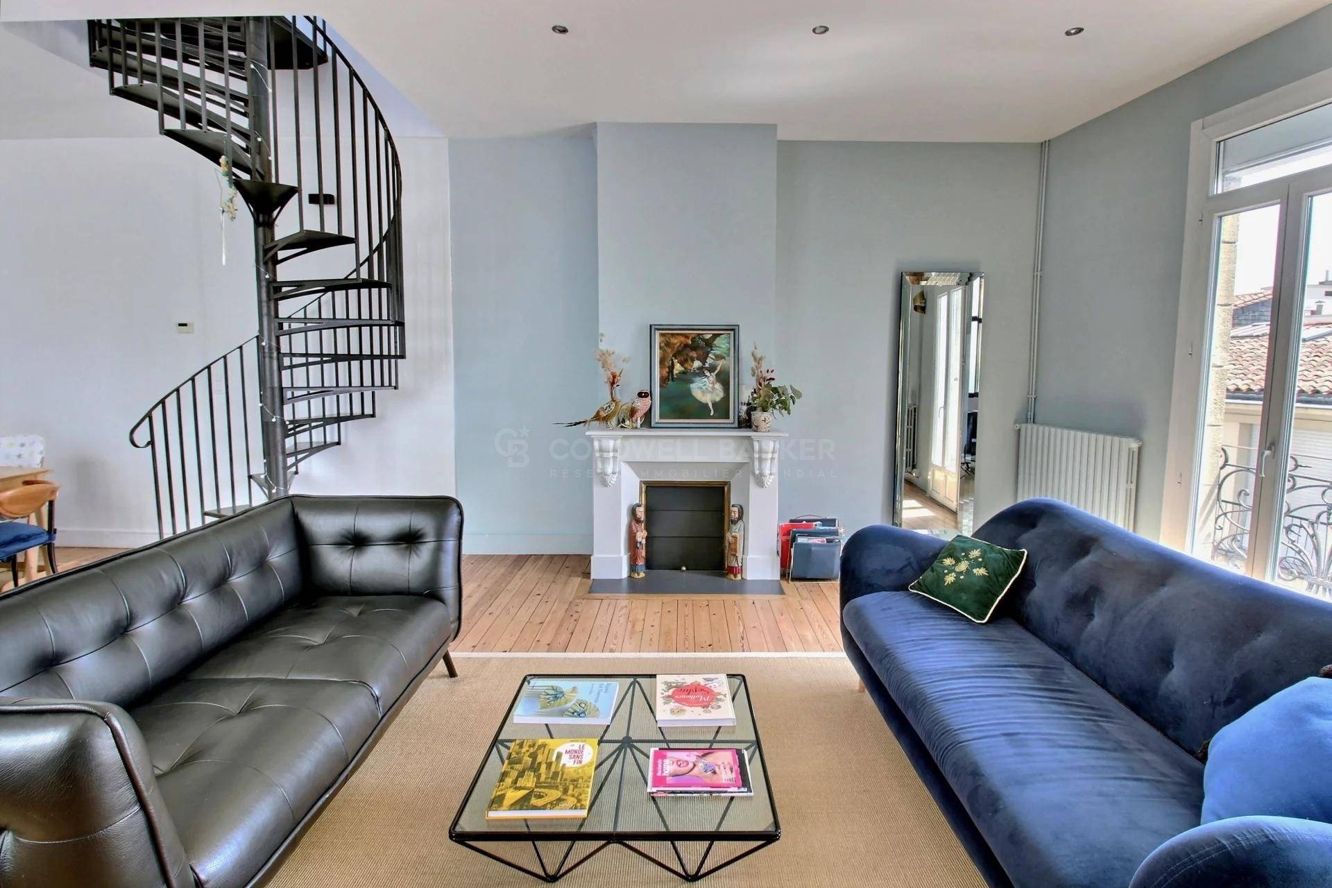 vente Superbe appartement en duplex avec terrasse panoramique à BORDEAUX PALAIS GALLIEN