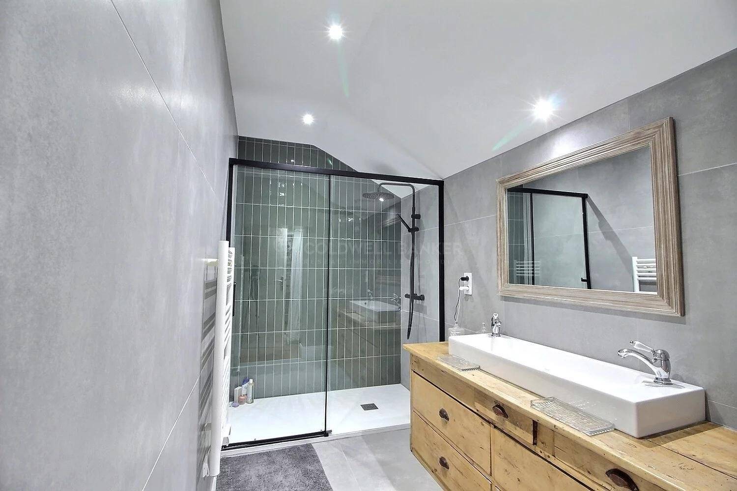 Maison avec terrasse - BORDEAUX SAINT GENÈS vente