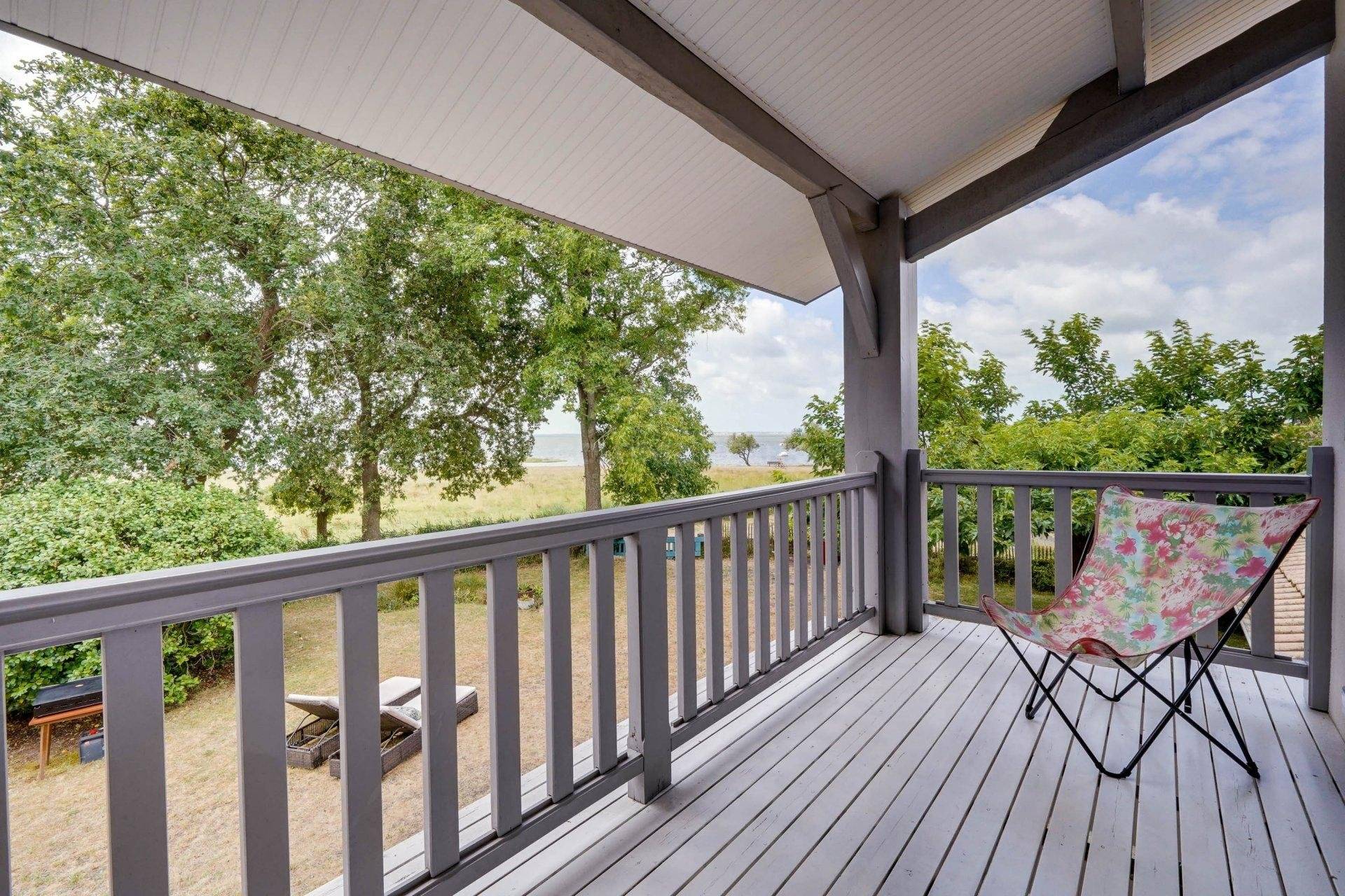 Villa traditionnelle rénovée en première ligne - Taussat