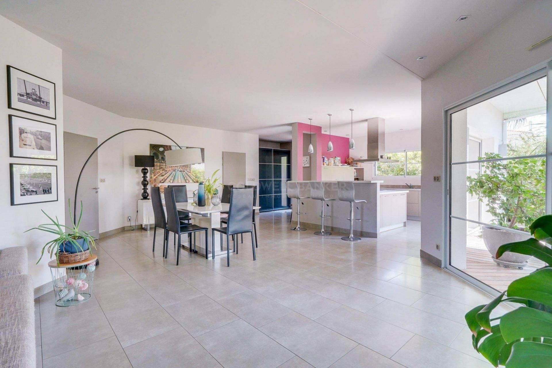 Maison contemporaine de plain pied avec terrain piscinable - Andernos-les-Bains