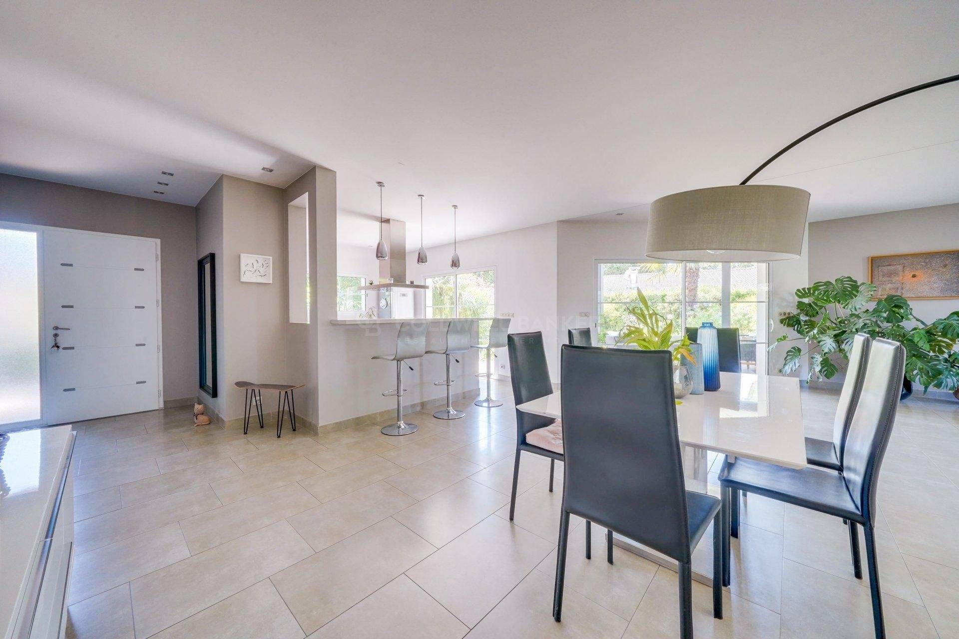 Maison contemporaine de plain pied avec terrain piscinable - Andernos-les-Bains