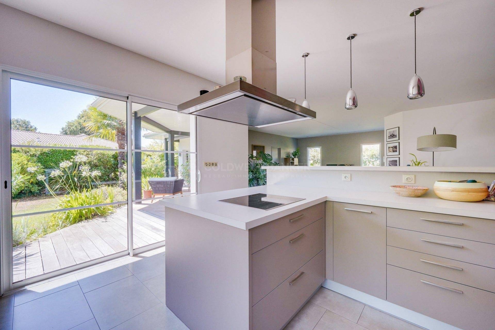 Maison contemporaine de plain pied avec terrain piscinable - Andernos-les-Bains