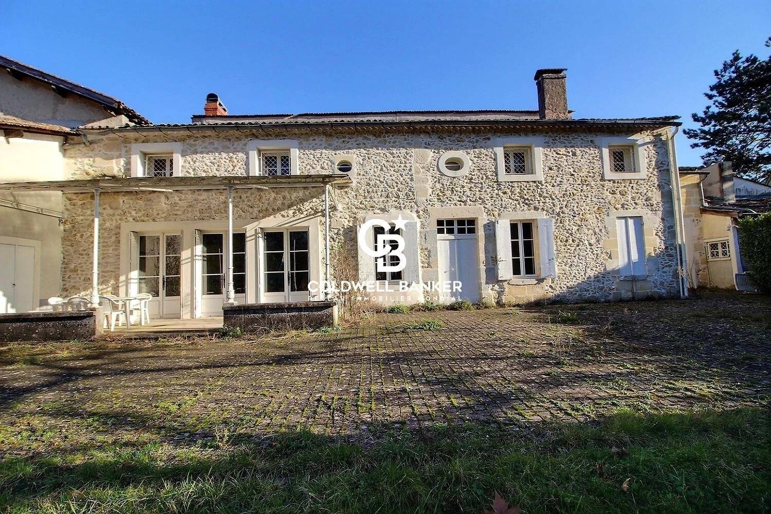 Maison bourgeoise avec grand terrain à 30 minutes de Bordeaux