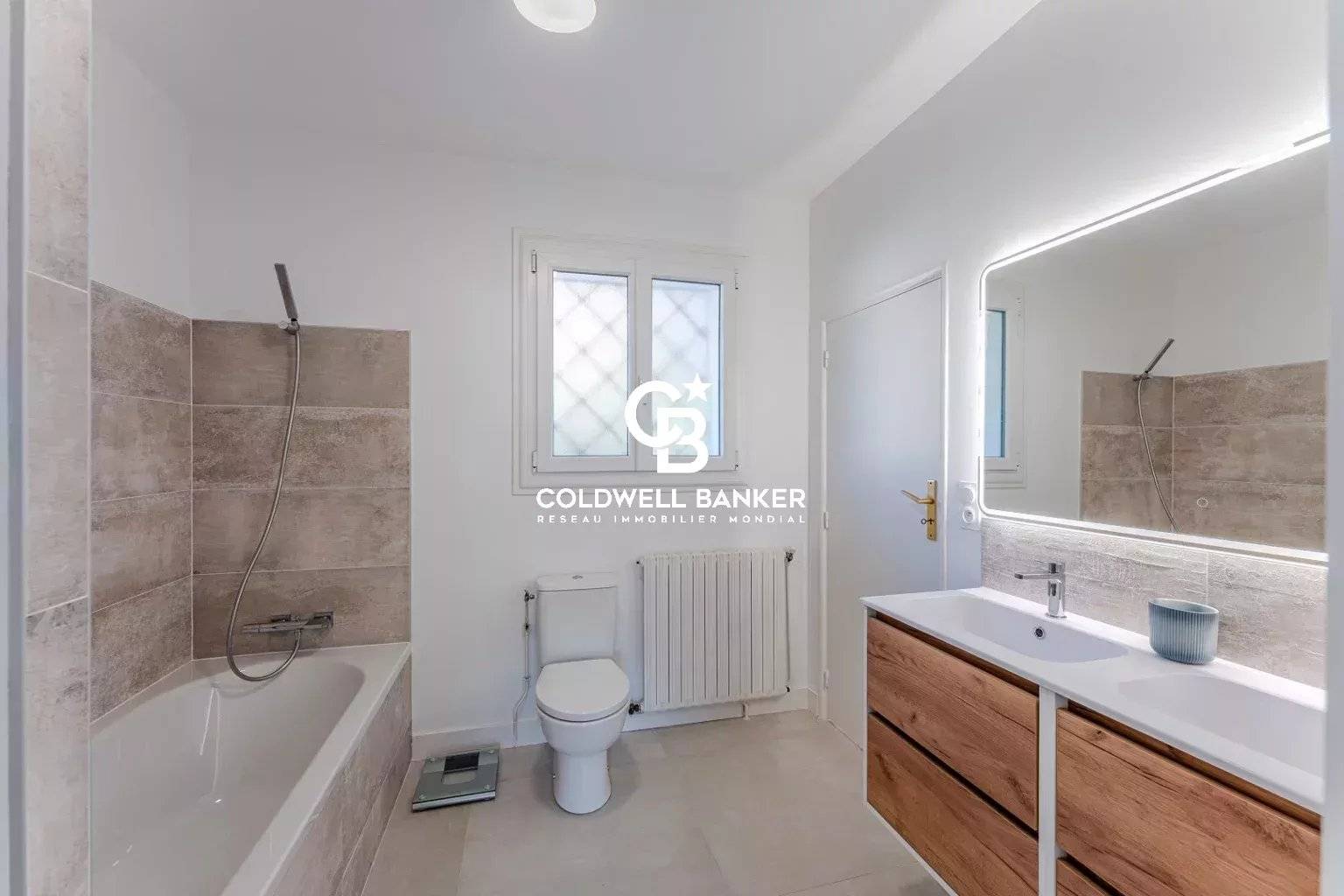 Maison à vendre Arcachon Abatilles - villa rénovée avec piscine et jardin paysagé