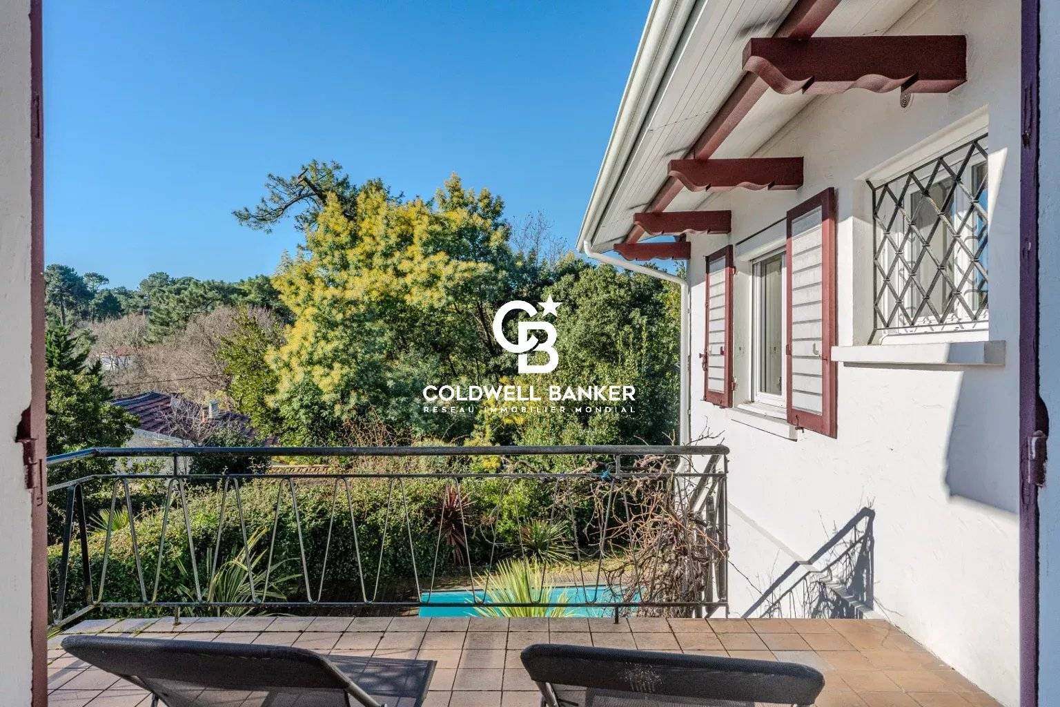 Maison à vendre Arcachon Abatilles - villa rénovée avec piscine et jardin paysagé