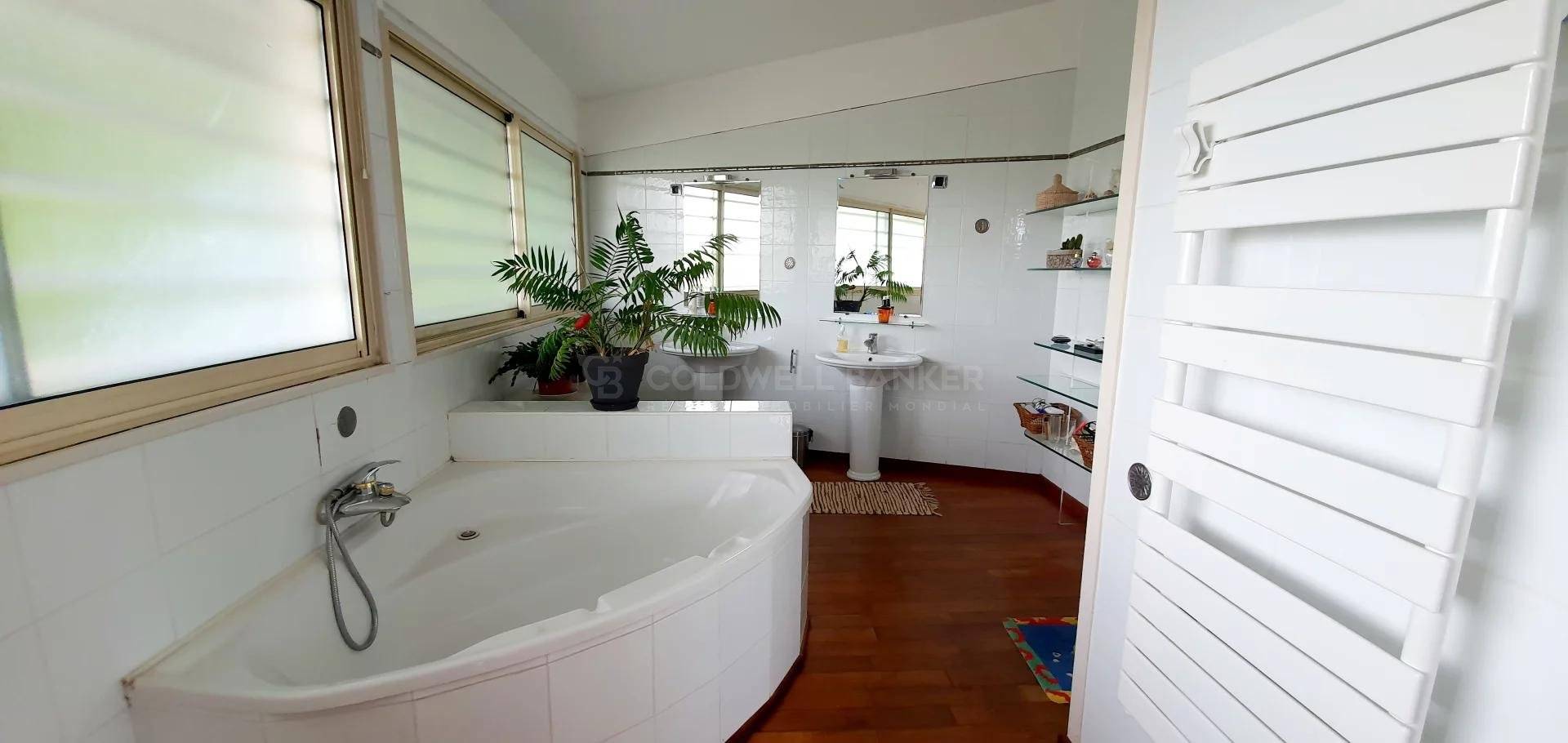 Maison d'architecte avec piscine - proche Bordeaux Pessac Alouette