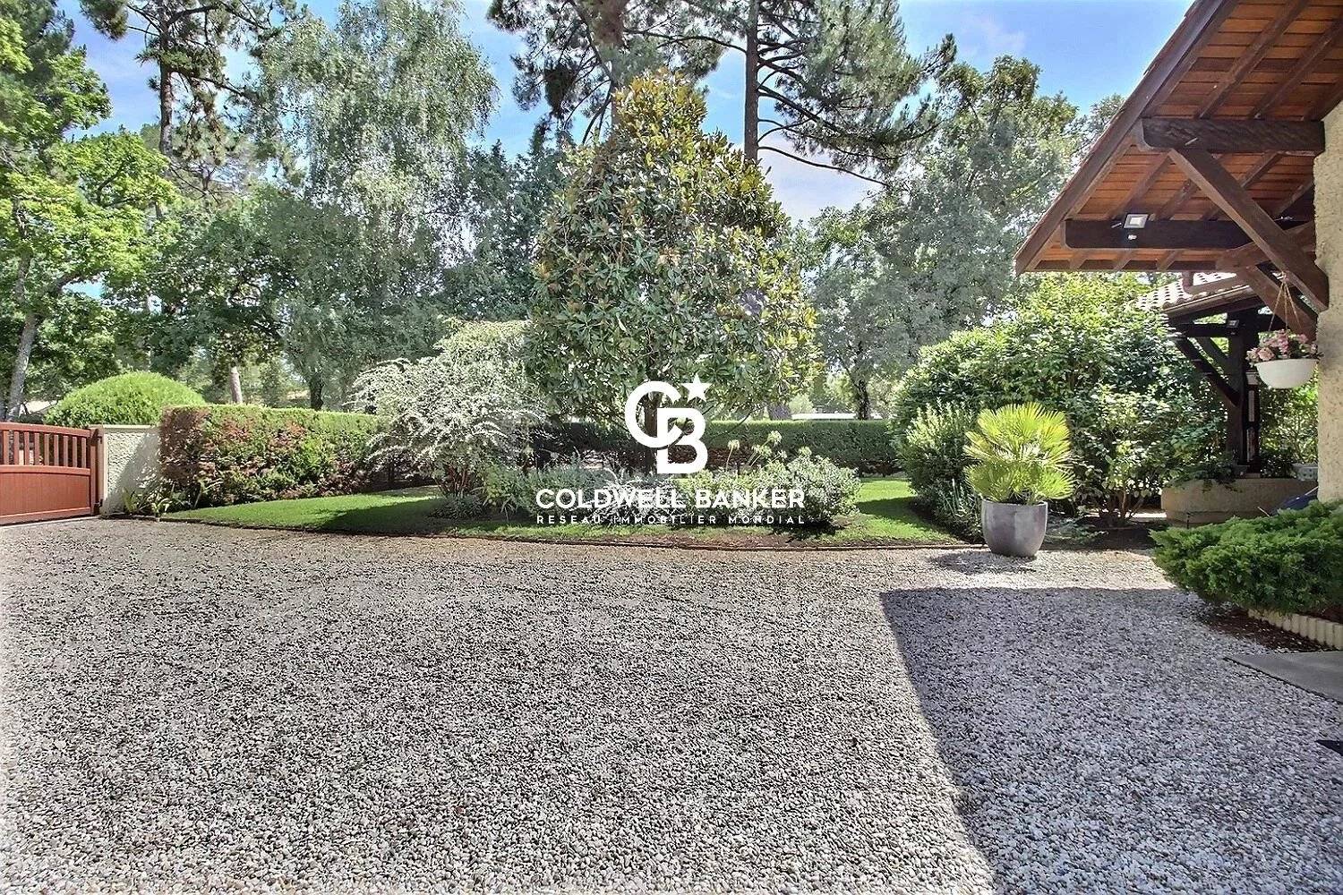 Maison à vendre à Taussat – vue Bassin, 4 chambres, garage et jardin piscinable