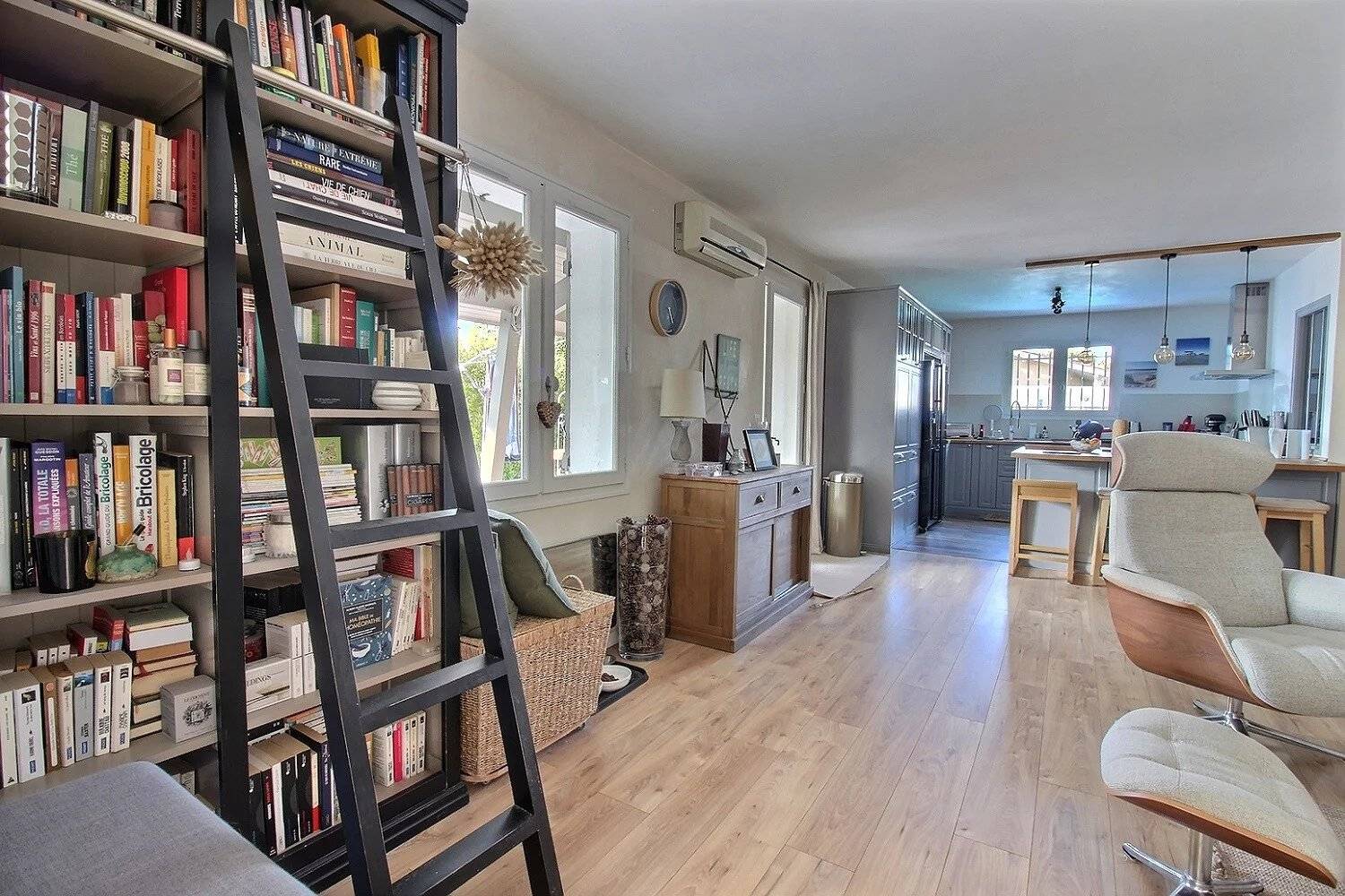 Maison à vendre à Gujan-Mestras – landaise rénovée avec piscine et grand jardin dans quartier calme