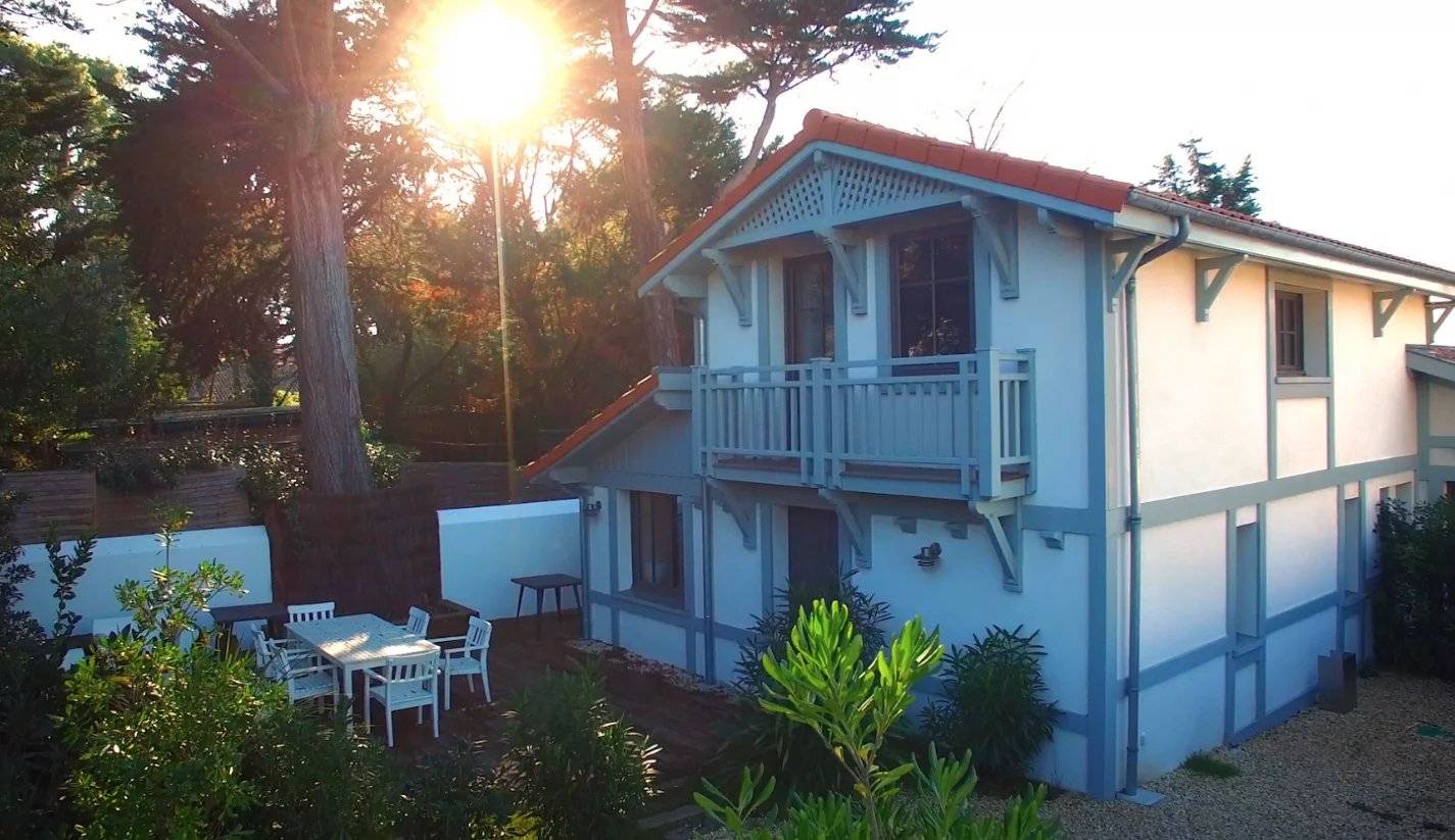 Magnifique villa rénovée avec vue bassin en première ligne à vendre Pyla sur Mer