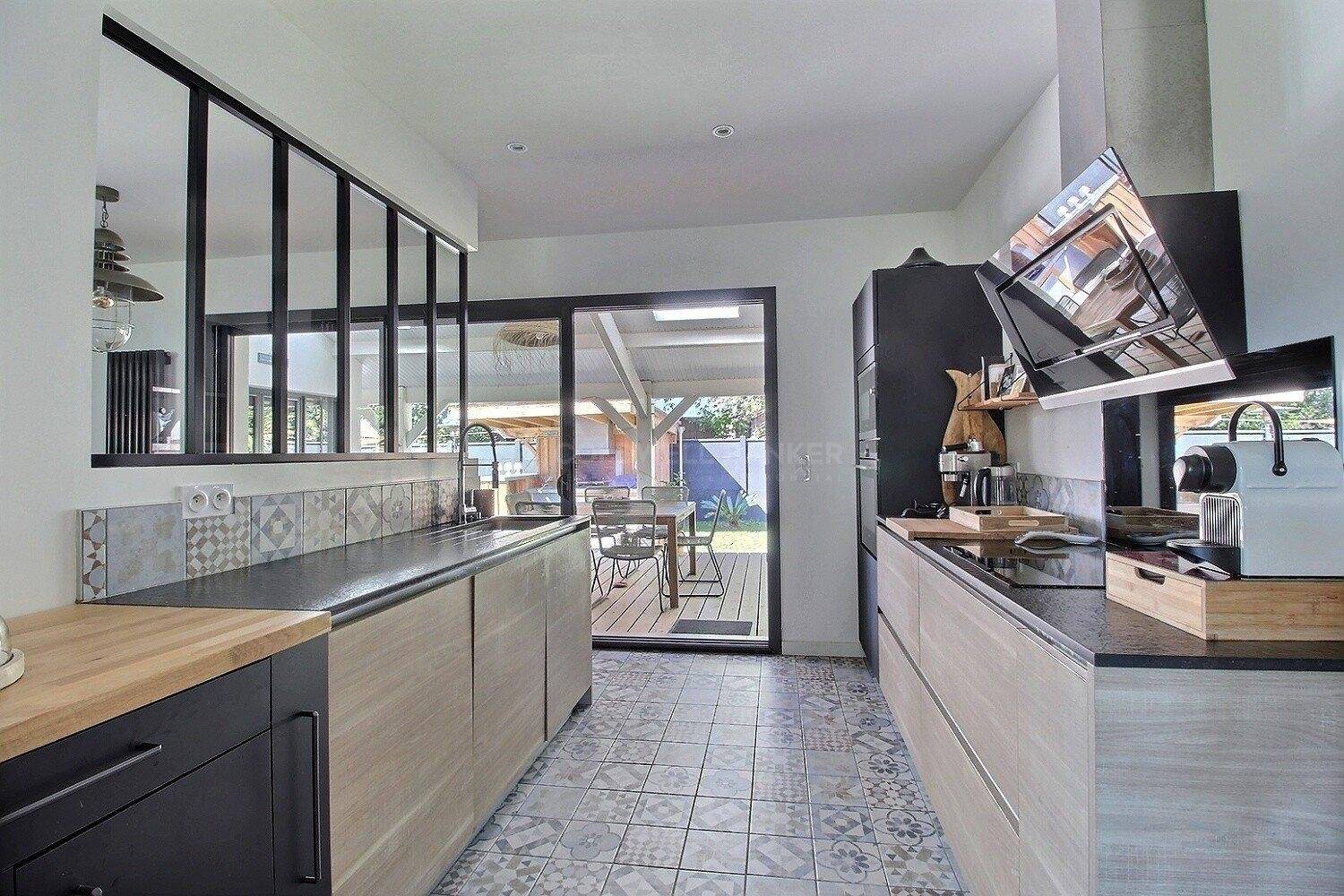 Villa familiale style arcachonnais avec dépendance - Andernos-les-Bains