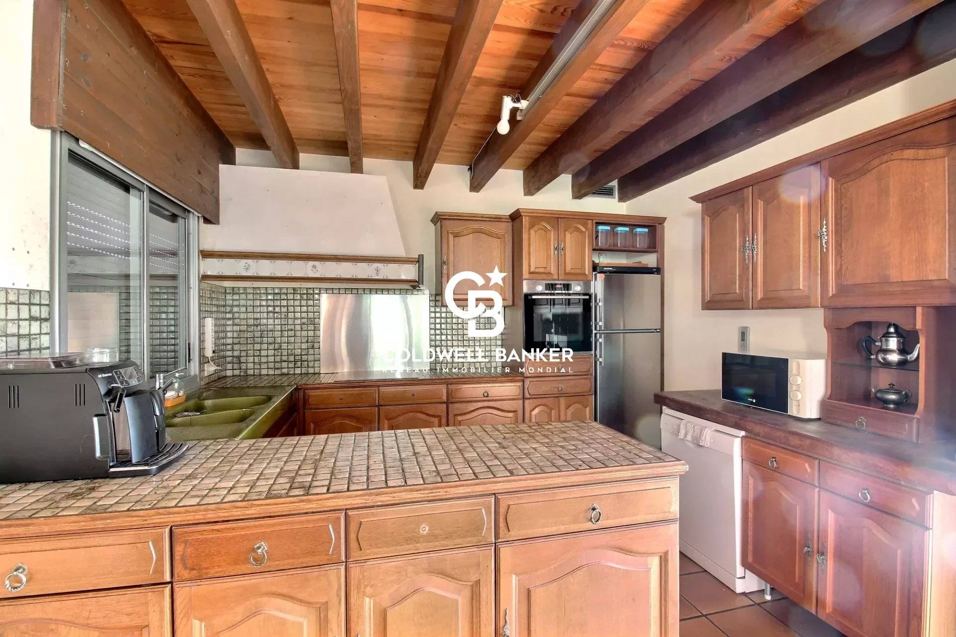 Maison avec grand terrain et dépendance à vendre à Gujan-Mestras