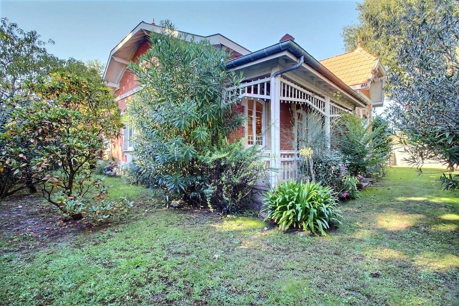 Arcachonnaise rénovée avec piscine proche plage - Arès