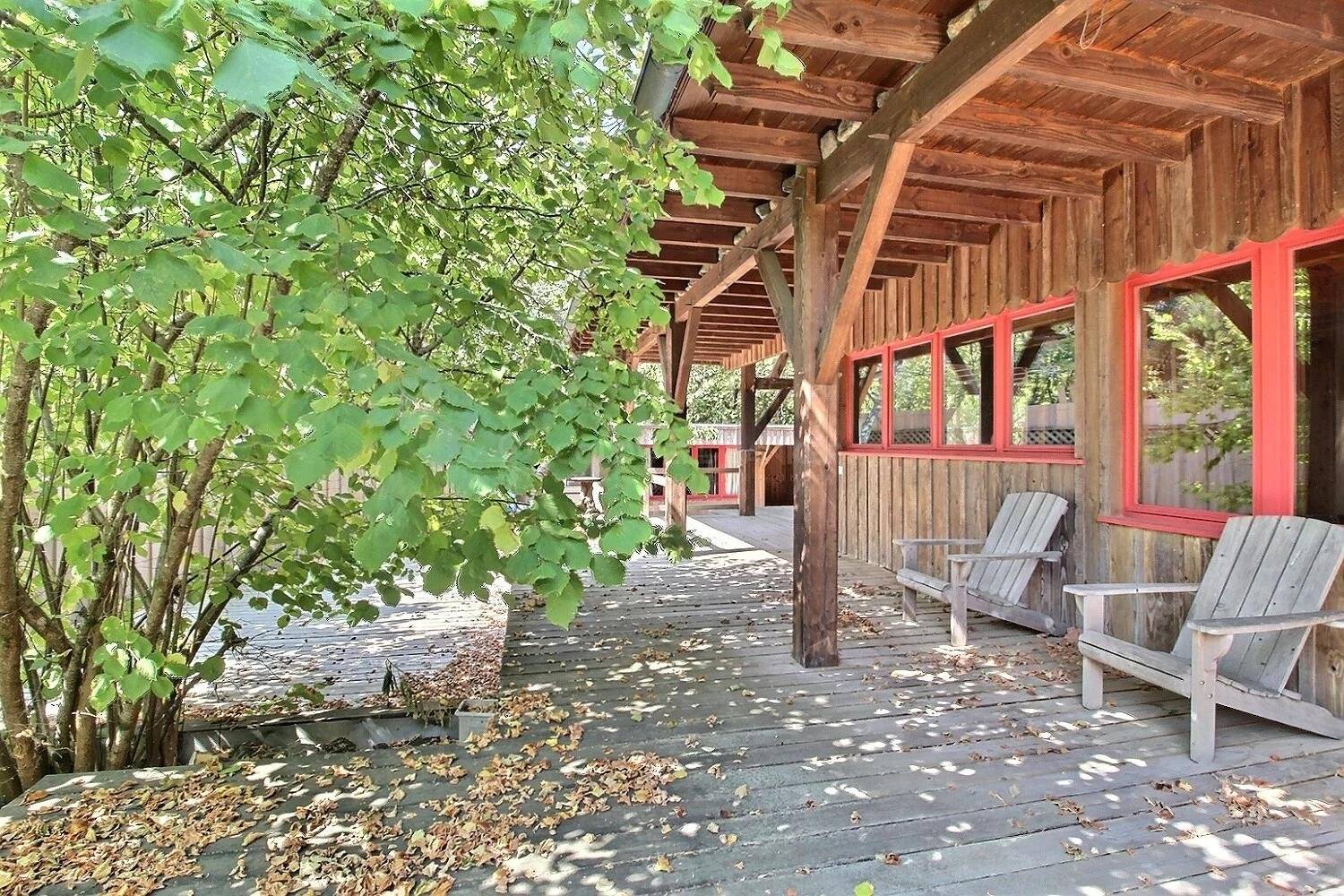Propriété de trois maisons en bois dans la forêt - Andernos-les-Bains