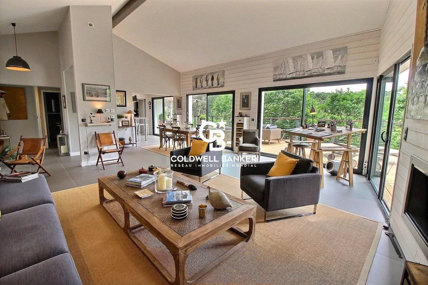 Maison à vendre à Arcachon Abatilles - contemporaine, vue pinède et terrasses ensoleillées