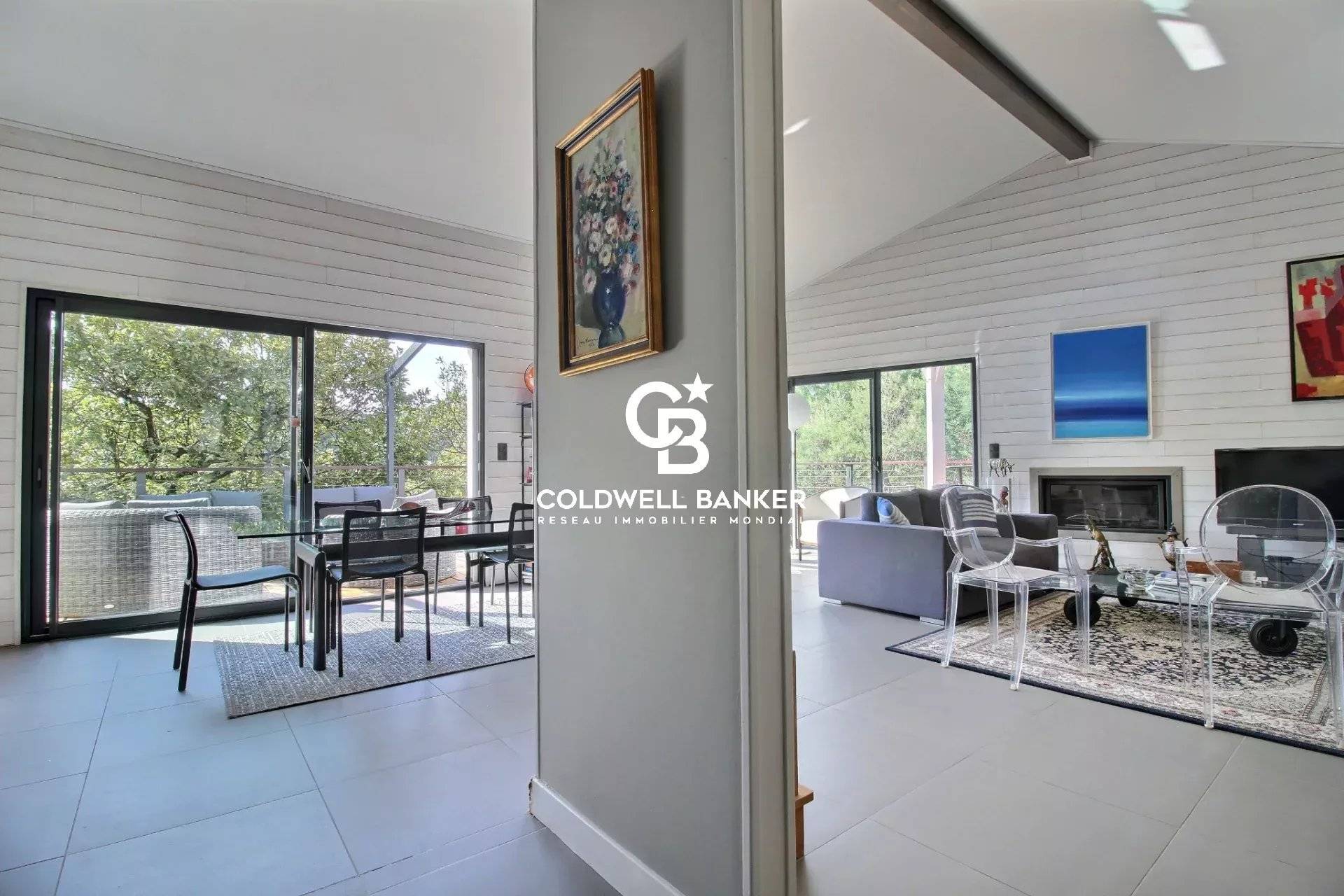 Maison à vendre à Arcachon Abatilles - contemporaine, vue pinède et terrasses ensoleillées