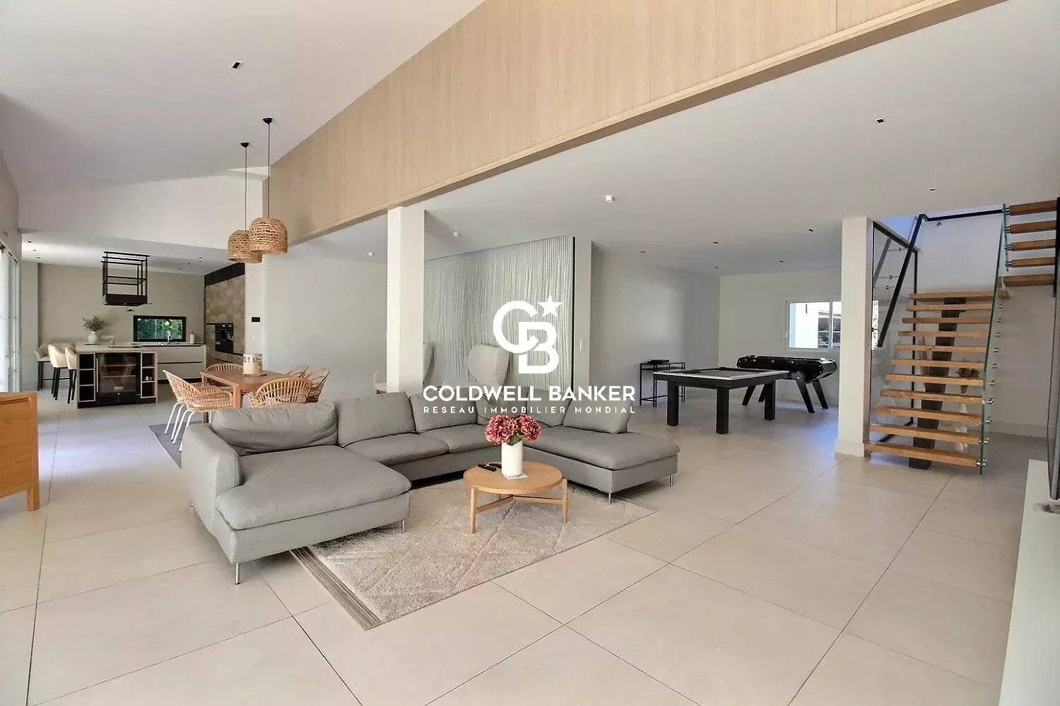 Maison à vendre proche Bordeaux, Eysines - contemporaine avec piscine et 5 suites