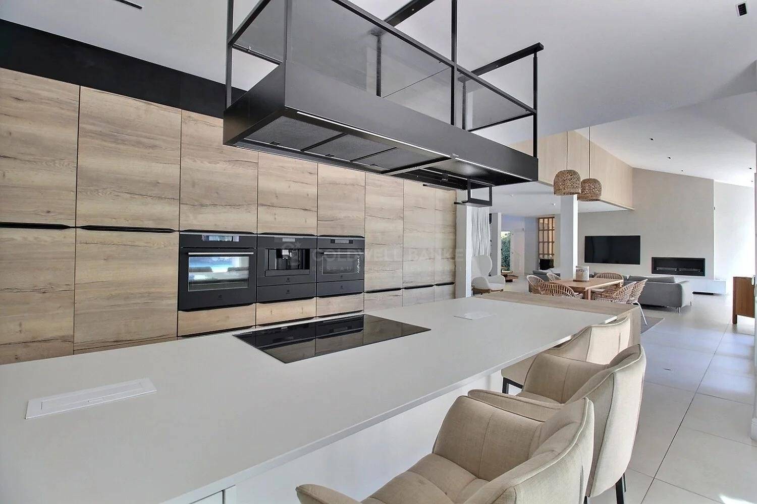 Maison à vendre proche Bordeaux, Eysines - contemporaine avec piscine et 5 suites