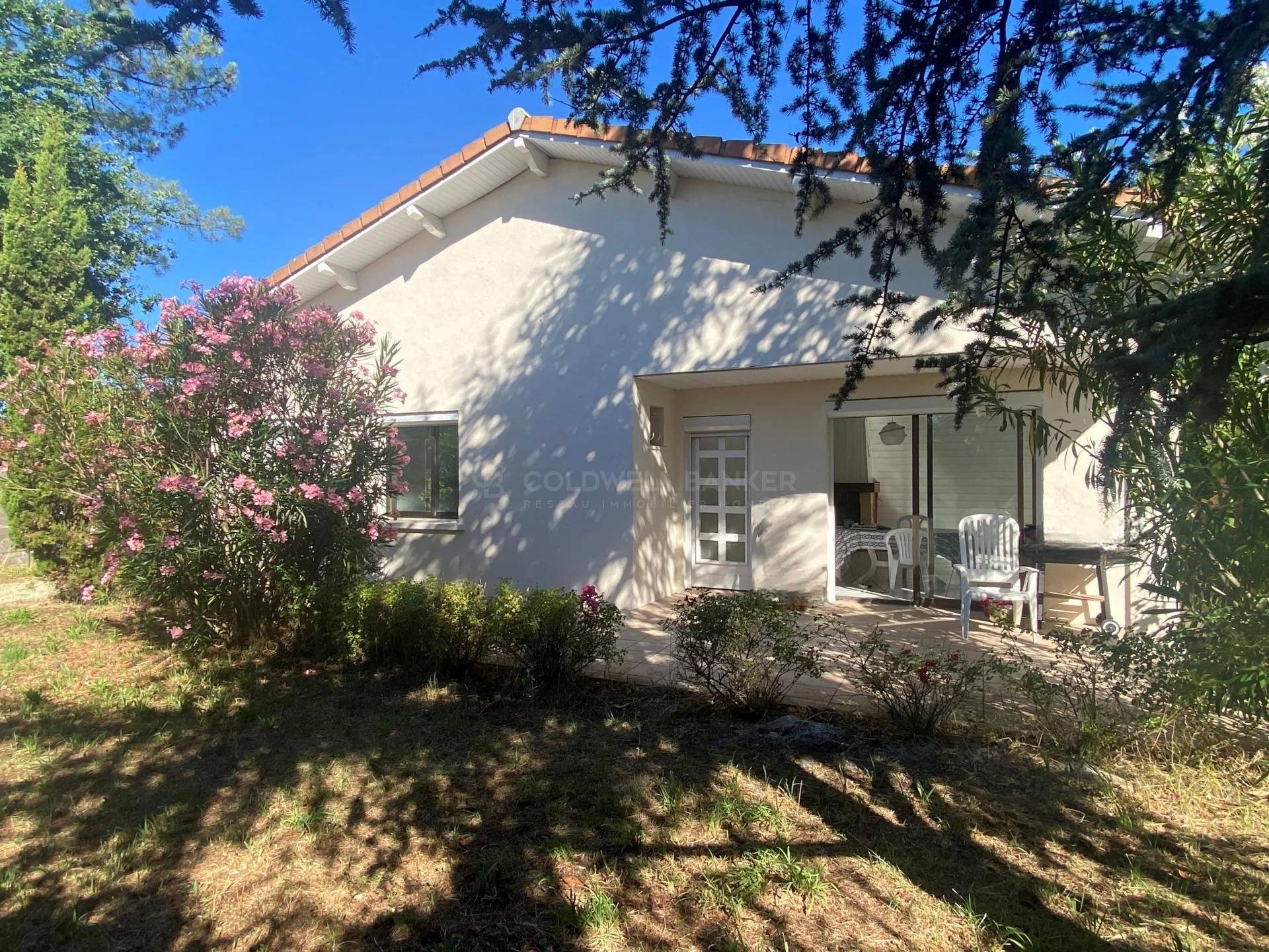 Spacieuse maison avec beau potentiel - Andernos-les-Bains