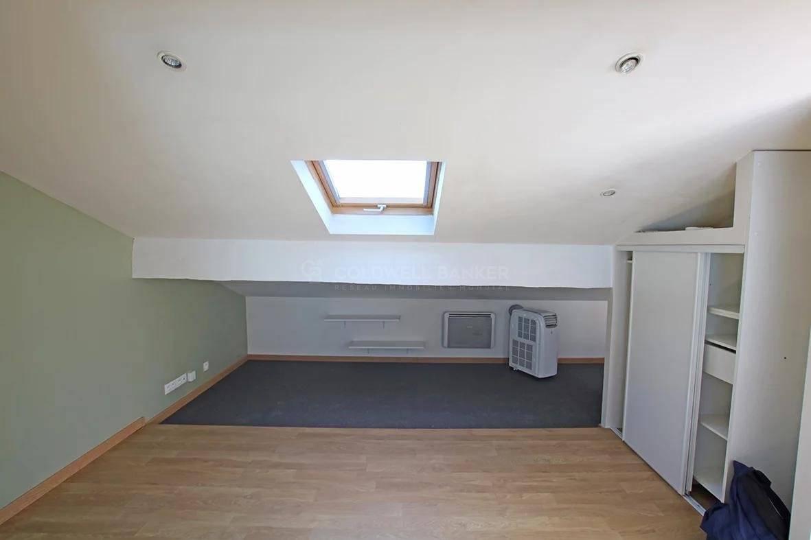 Appartement dans un très bel immeuble en pierre, aménageable en bureau - Bordeaux