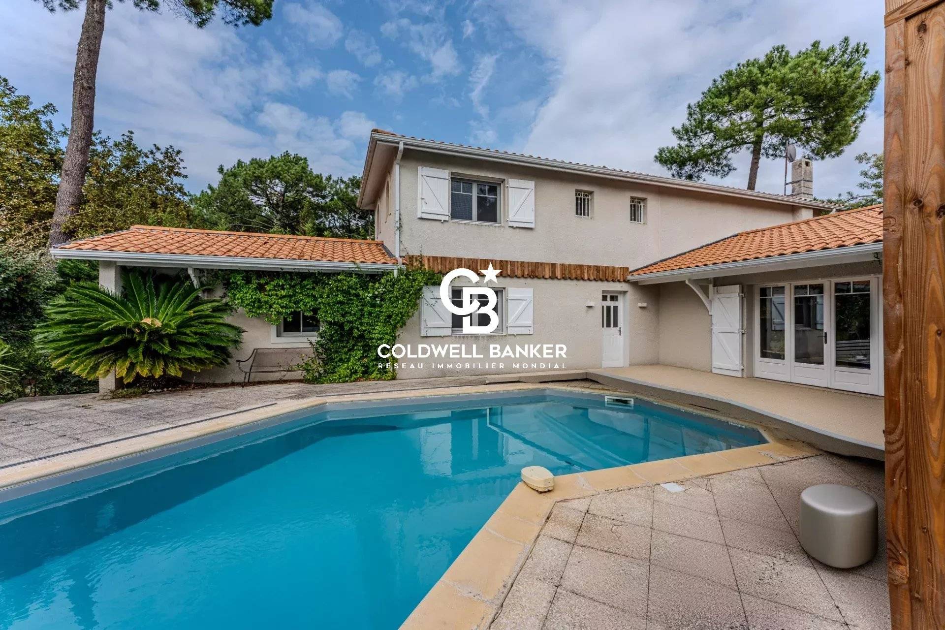 Maison à vendre à Arcachon Abatilles - 4 chambres et grande piscine