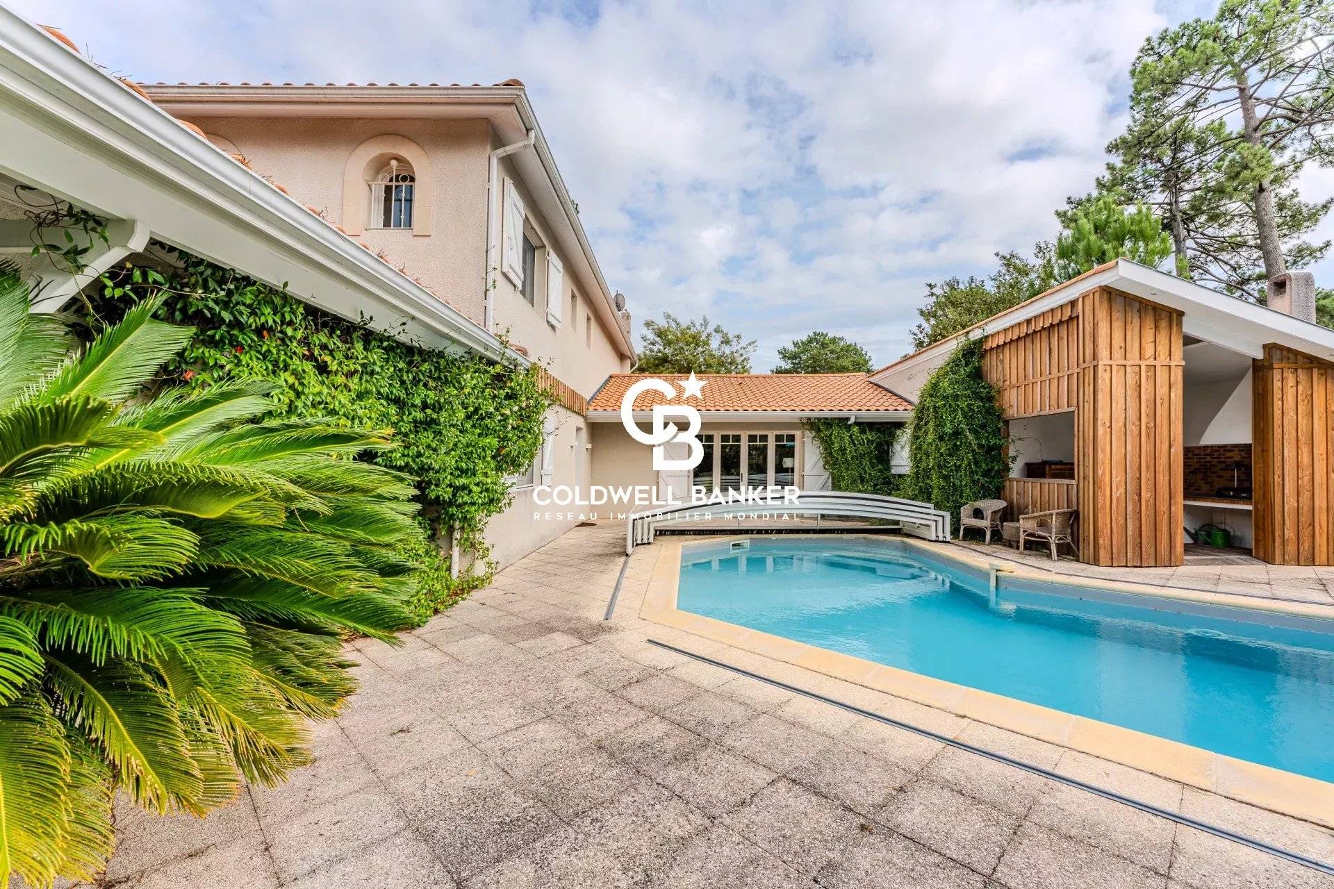 Maison à vendre à Arcachon Abatilles - 4 chambres et grande piscine