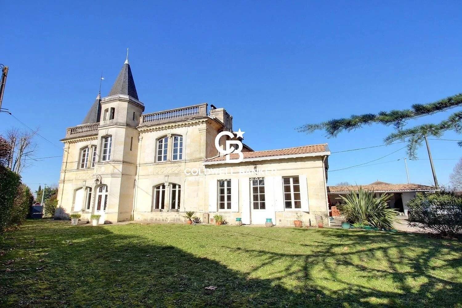 Château d'époque post Napoléon III à vendre à Latresne en Gironde