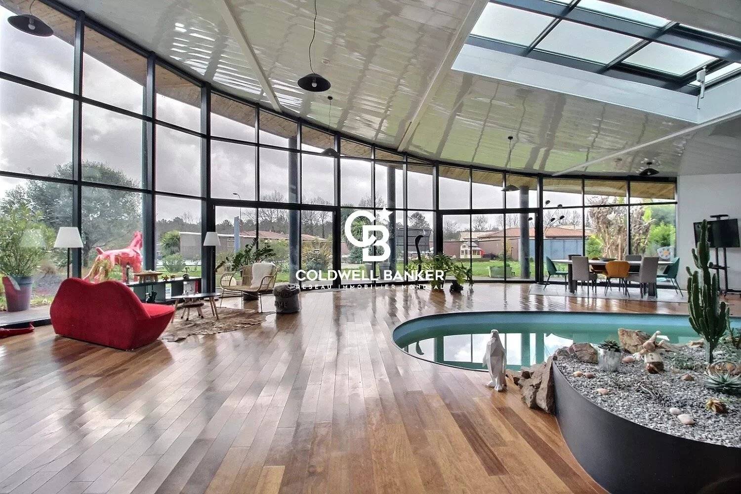 Spacieuse villa d'architecte aux belles prestations Proche Lacanau