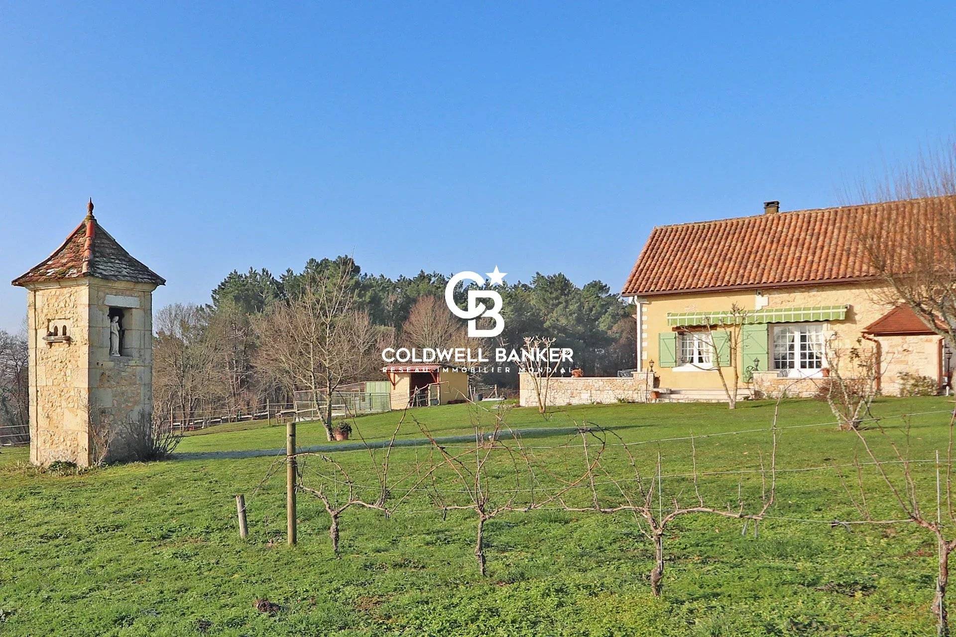 Maison de campagne à vendre en Dordogne - étang, 6,6 hectares, potentiiel locatif
