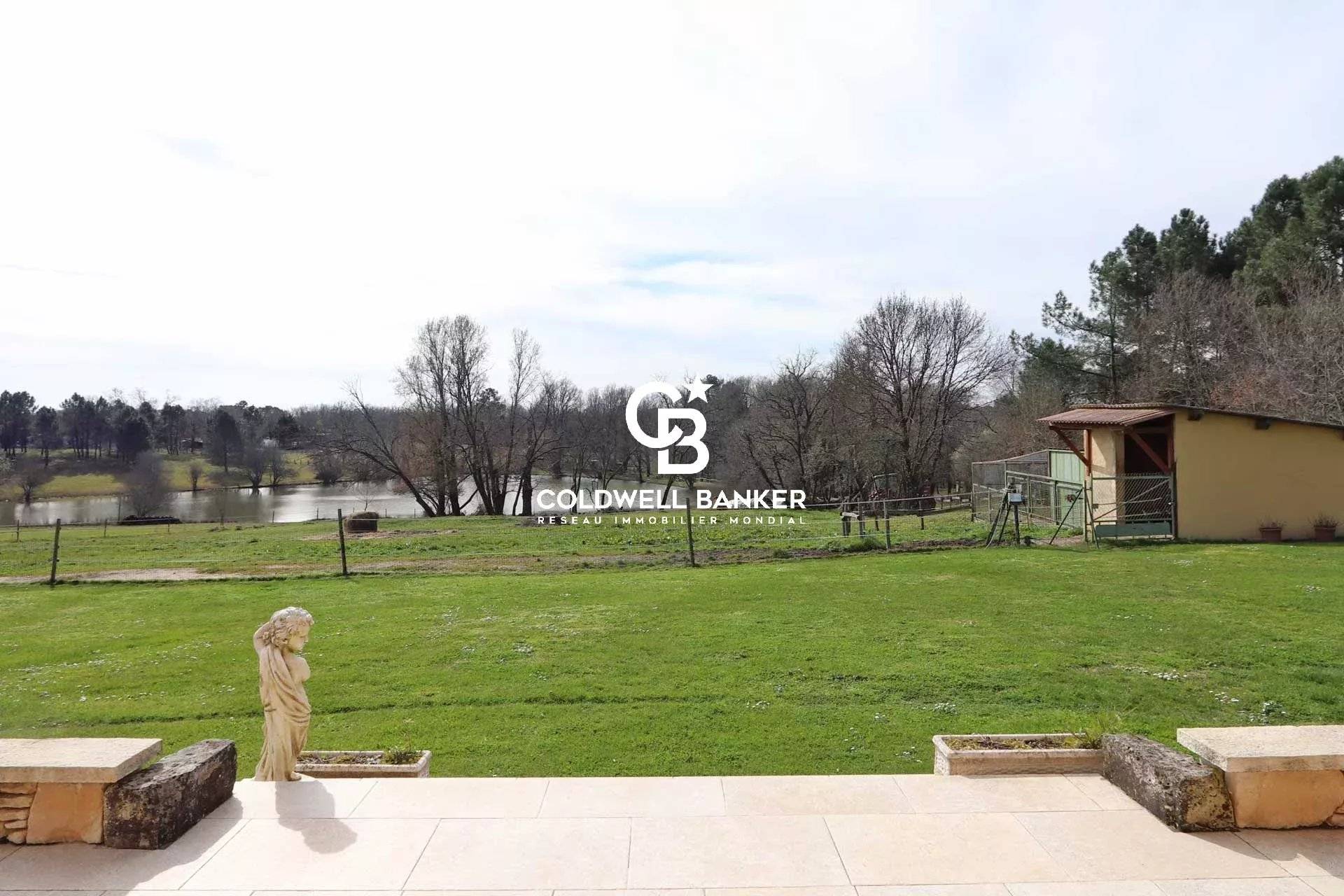 Maison de campagne à vendre en Dordogne - étang, 6,6 hectares, potentiiel locatif
